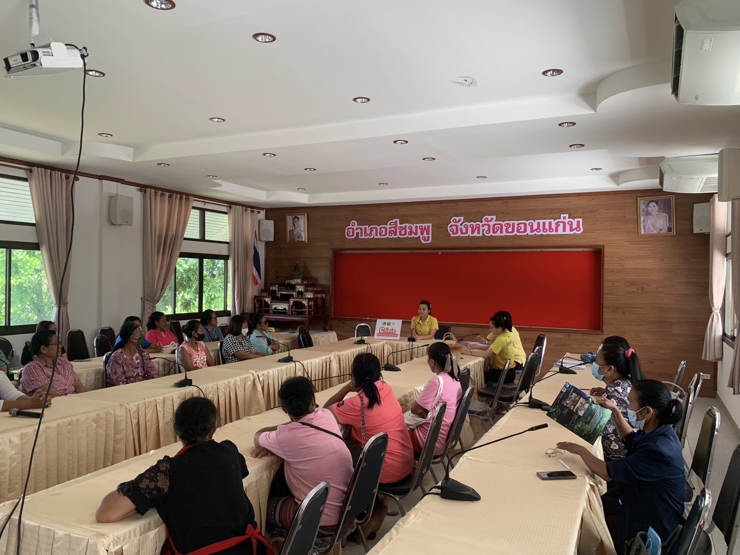 พช.ขอนแก่น : จัดกิจกรรม Mobile Clinic กองทุนพัฒนาบทบาทสตรีจังหวัดขอนแก่น