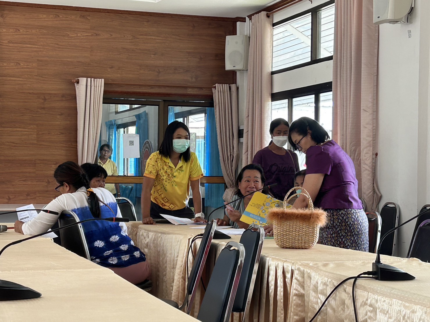 พช.ขอนแก่น : จัดกิจกรรม Mobile Clinic กองทุนพัฒนาบทบาทสตรีจังหวัดขอนแก่น