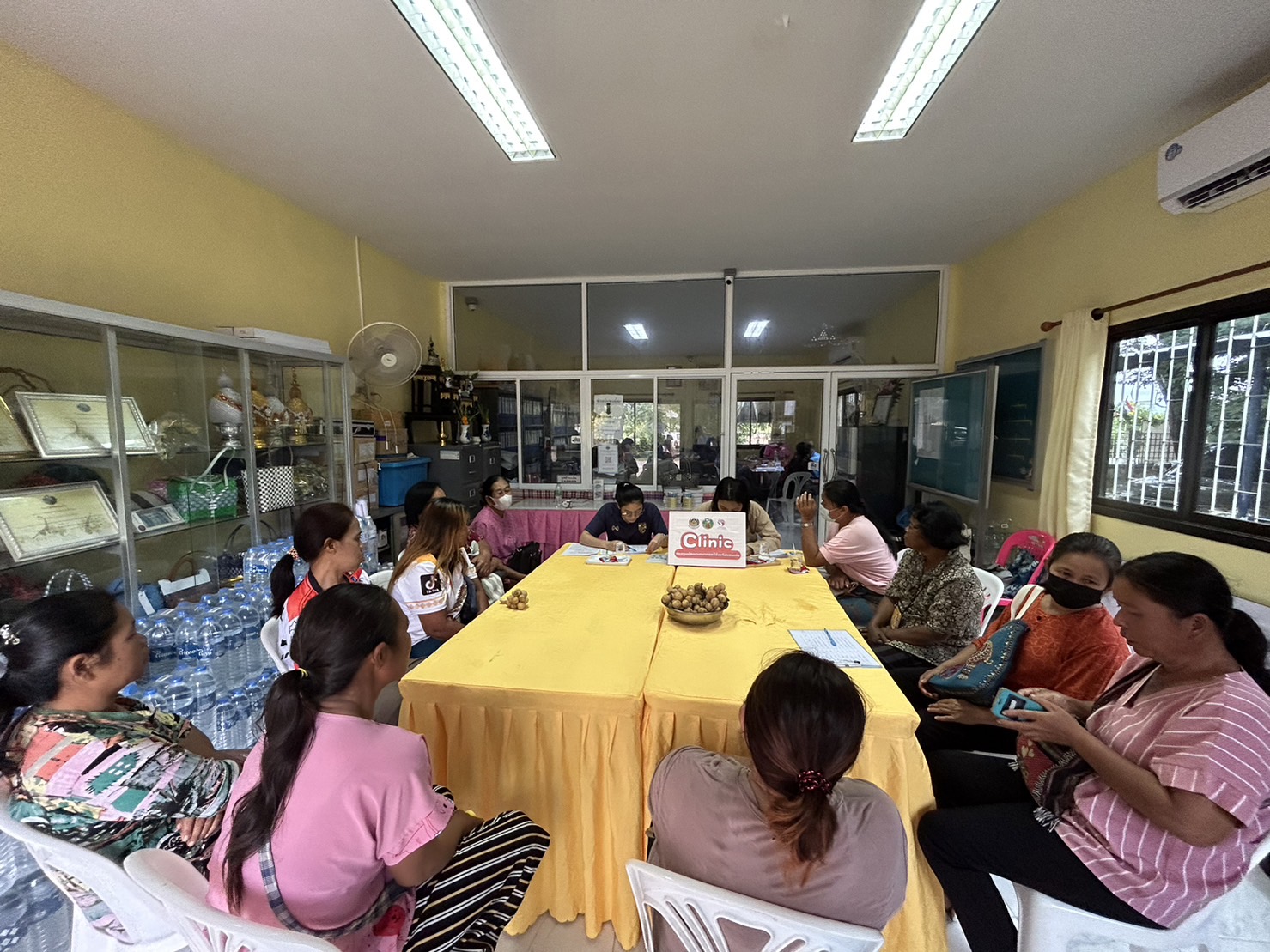 พช.ขอนแก่น : จัดกิจกรรม Mobile Clinic กองทุนพัฒนาบทบาทสตรีจังหวัดขอนแก่น