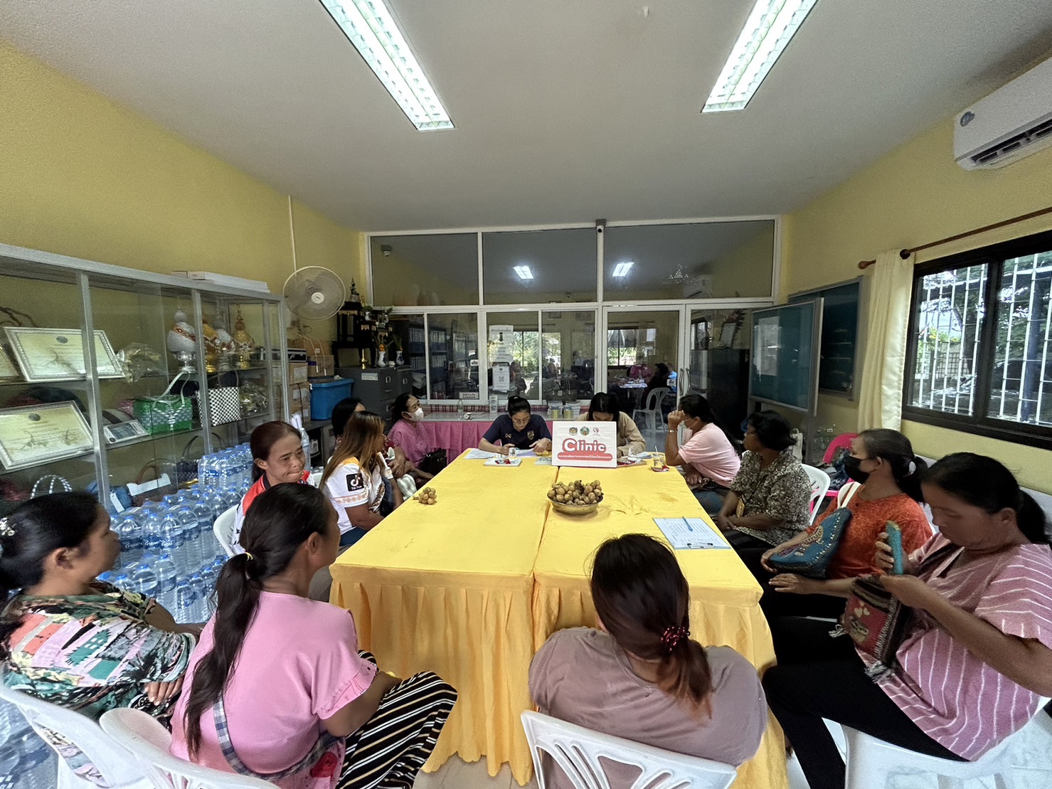 พช.ขอนแก่น : จัดกิจกรรม Mobile Clinic กองทุนพัฒนาบทบาทสตรีจังหวัดขอนแก่น