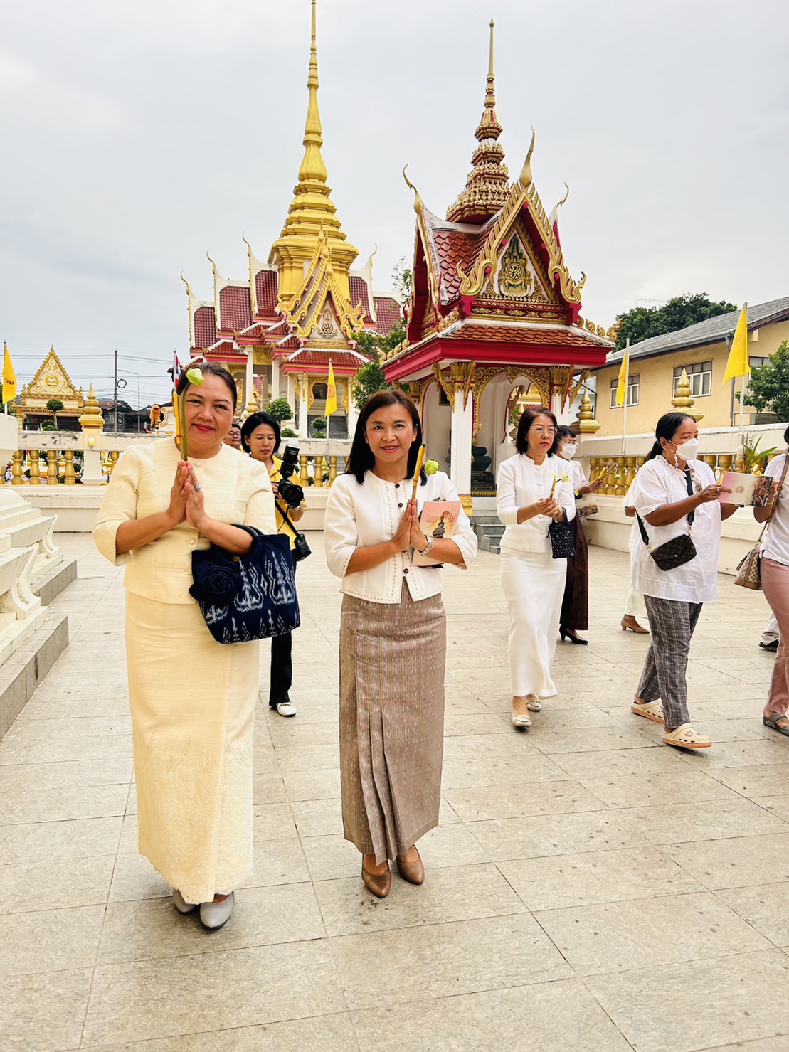 พช.ขอนแก่น : ร่วมพิธีสมโภชเทียนพรรษาและผ้าอาบน้ำฝนพระราชทาน ประจำปี 2566