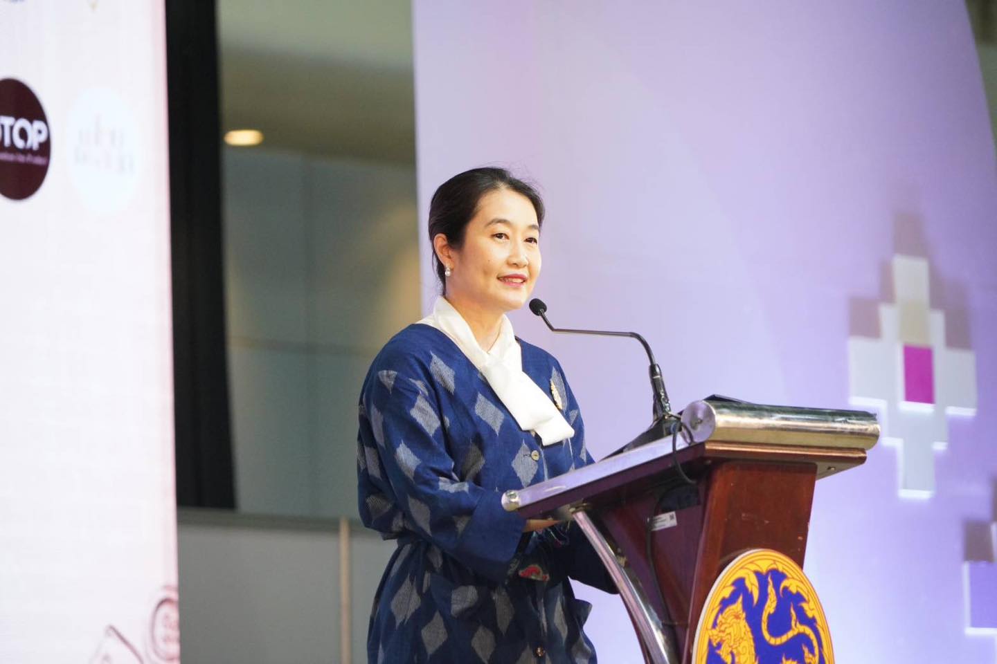 พช.ขอนแก่น : ร่วมงานประกวดออกแบบตัดเย็บ“ชุดผ้าไทยใส่ให้สนุก” 40 ชุดสุดท้าย ชิงรางวัลใหญ่ระดับประเทศ (งาน OTOP Midyear 2023)