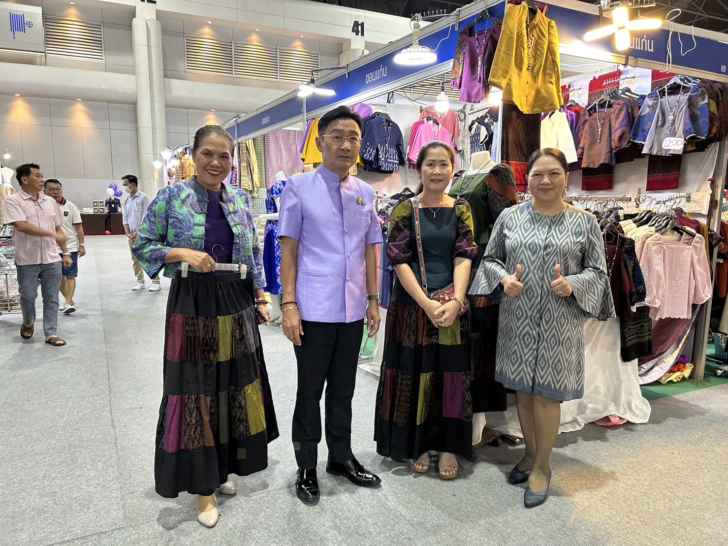 จังหวัดขอนแก่น ร่วมพิธีเปิดงาน OTOP Midyear 2023 “ที่สุดแห่งภูมิปัญญา รังสรรค์จากการพัฒนา เพิ่มมูลค่าเศรษฐกิจไทย”