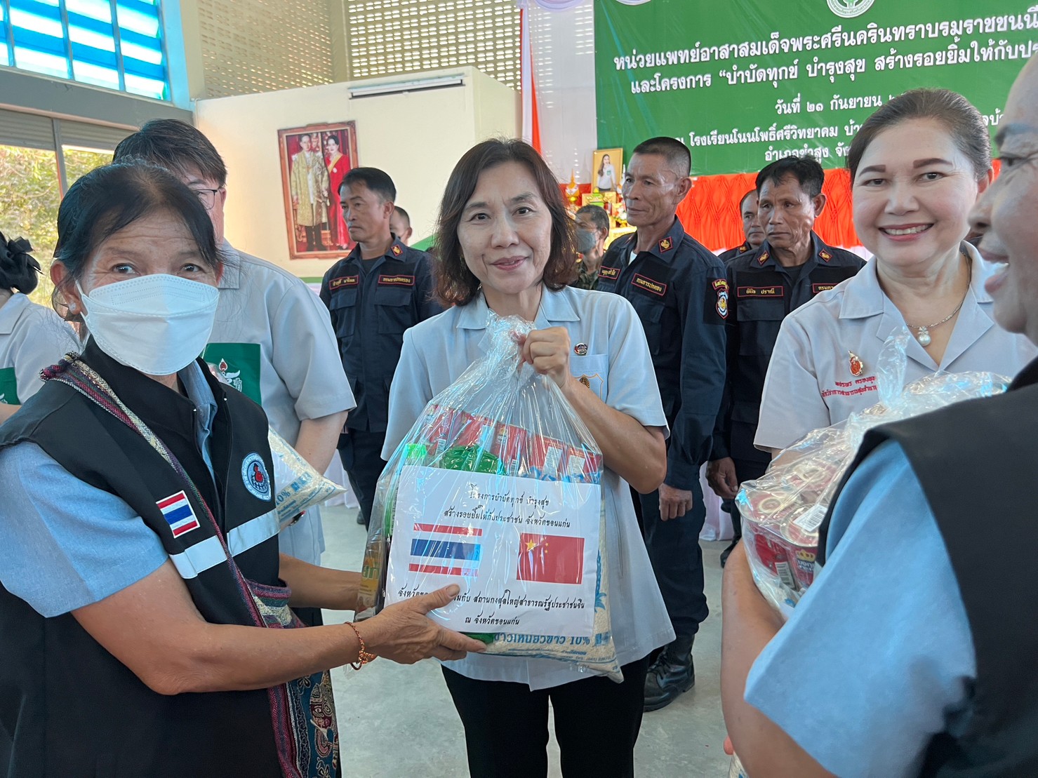 พช.ขอนแก่น : ร่วมงานเปิดการปฏิบัติงานหน่วยแพทย์เคลื่อนที่ พอ.สว.และโครงการหน่วยบำบัดทุกข์บำรุงสุข สร้างรอยยิ้มให้กับประชาชน อำเภอซำสูง