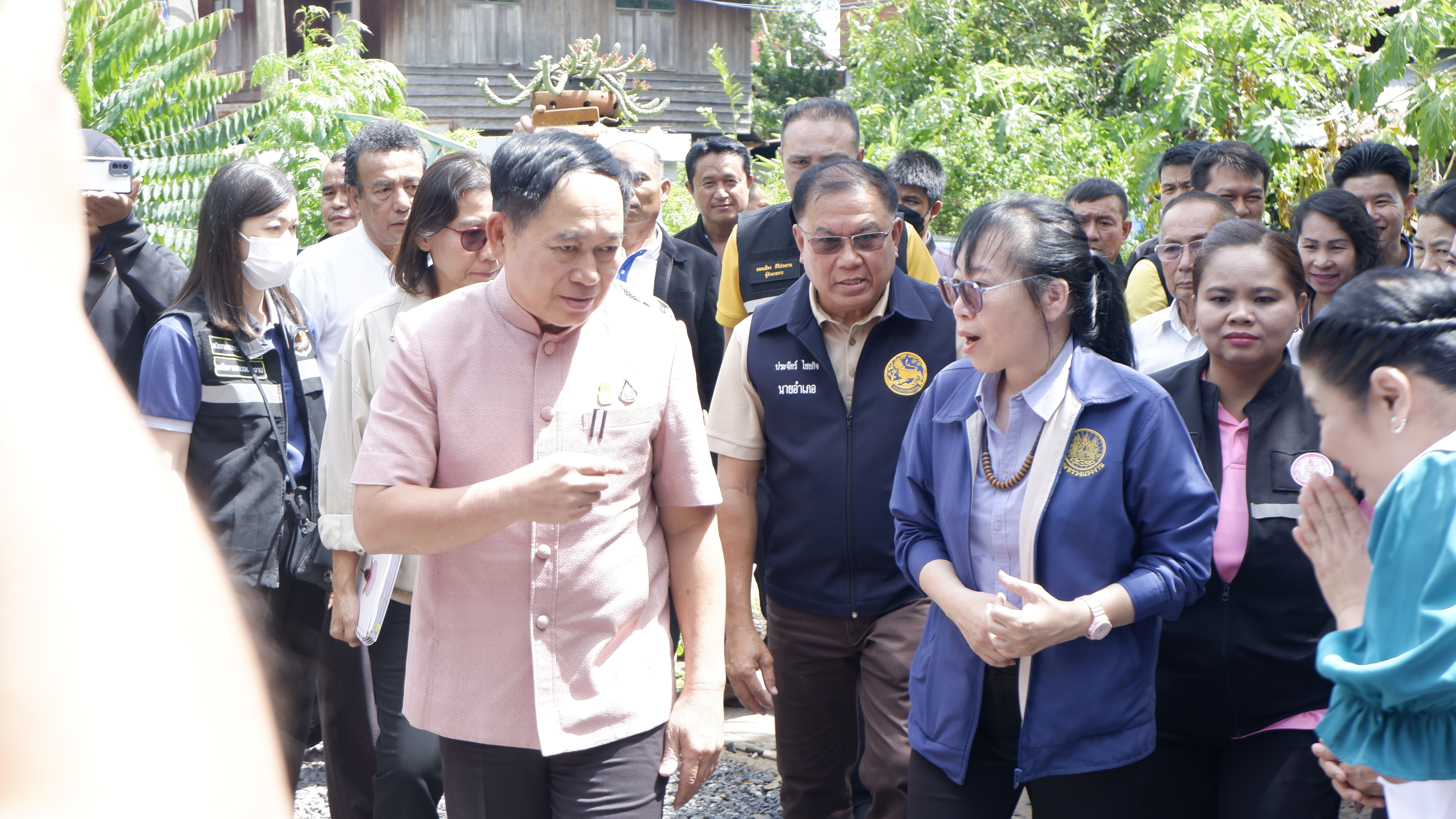 จังหวัดขอนแก่น : ผู้ว่าฯ ขอนแก่น ลงพื้นที่ให้กำลังใจสนับสนุนครอบครัวแรงงานไทยในอิสราเอล