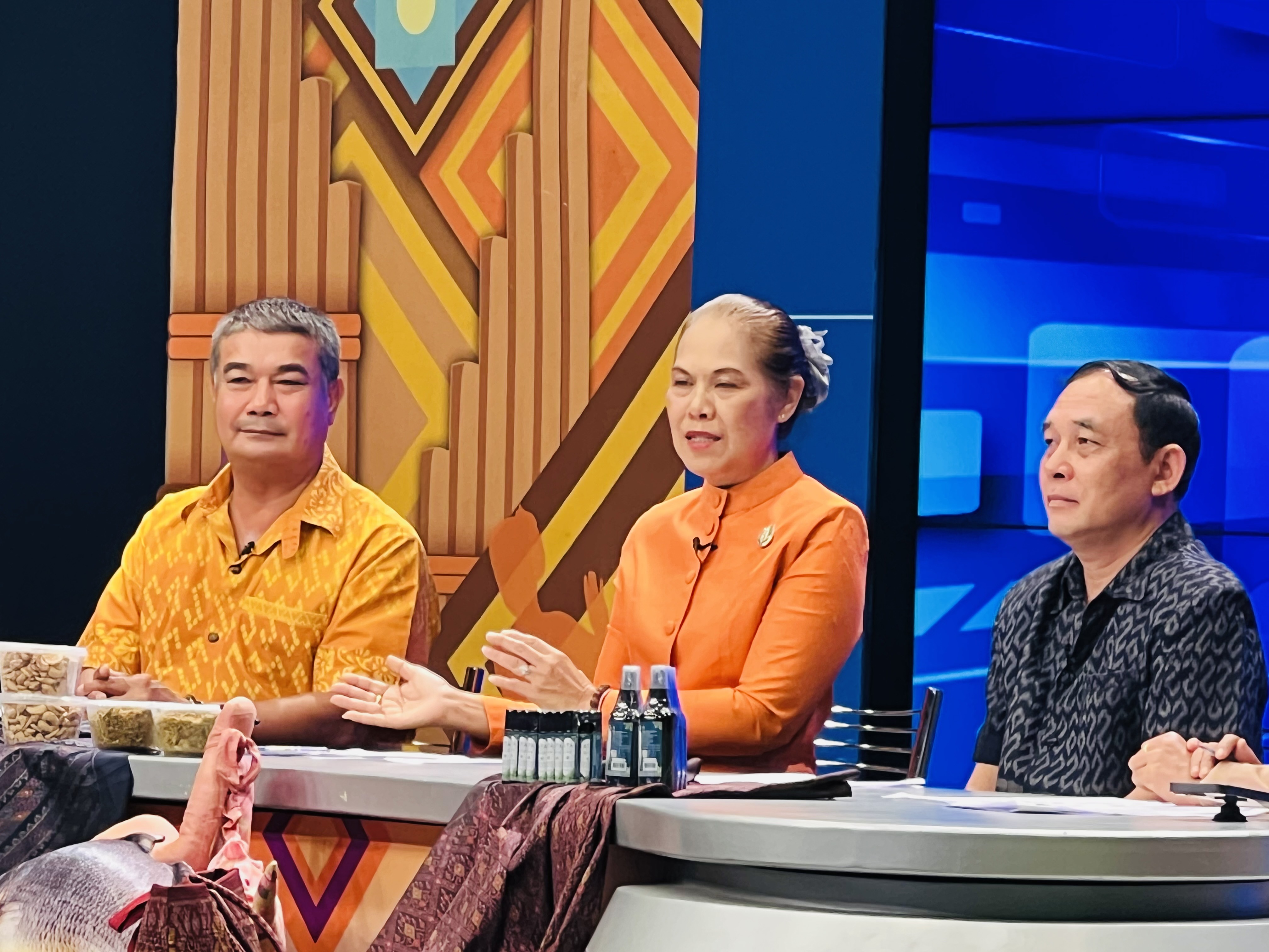พช.ขอนแก่น : ร่วมบันทึกเทป รายการ “ทีวีอีสานรวมใจ คนไทยไม่ทิ้งกัน” ประจำวันพุธที่ 18 ตุลาคม 2566 ณ สถานีวิทยุโทรทัศน์แห่งประเทศไทย ขอนแก่น (NBT11 ทีวีอีสาน)