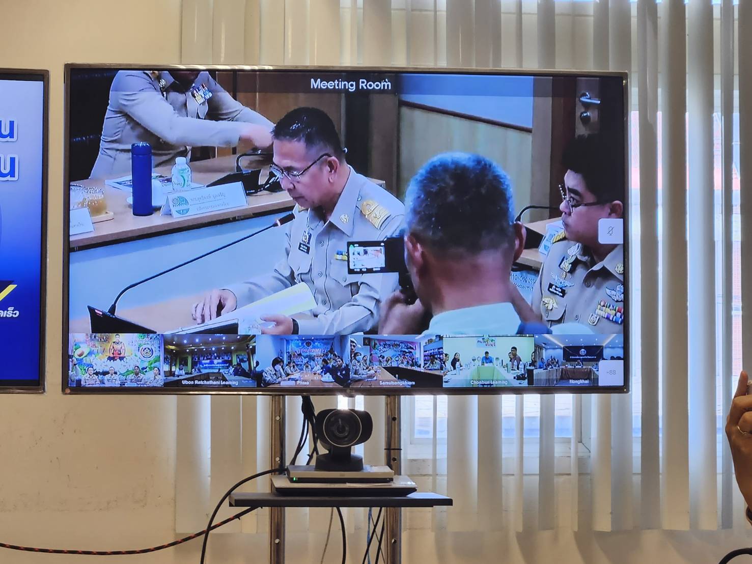 พช.ขอนแก่น : ร่วมประชุมรับมอบนโยบายและแนวทางการดำเนินงานของรองนายกรัฐมนตรีและรัฐมนตรีกระทรวงมหาดไทย (นายอนุทิน ชาญวีรกูล)