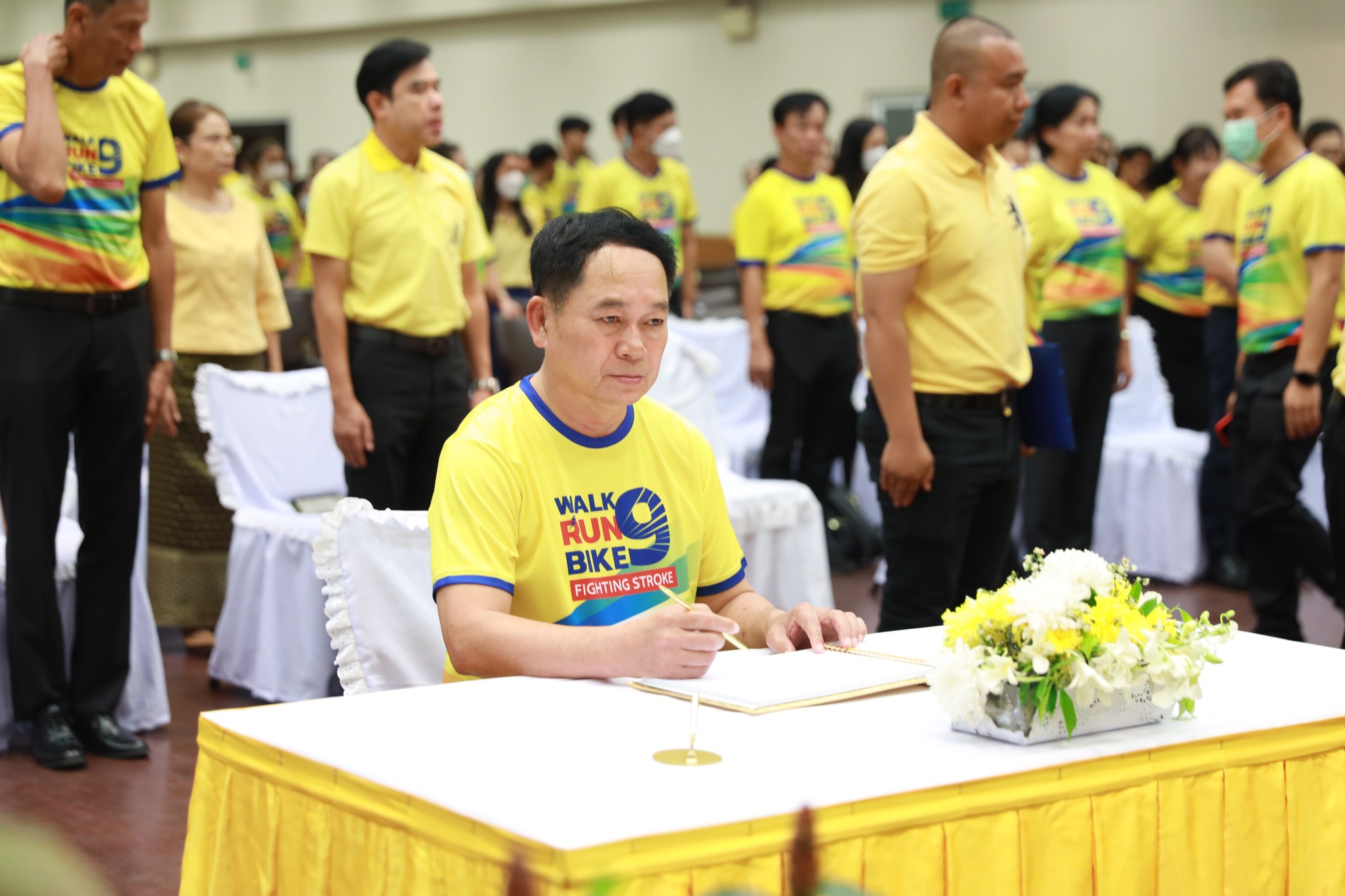 จังหวัดขอนแก่น : จัดนิทรรศการเฉลิมพระเกียรติ และนิทรรศการความรู้โรคหลอดเลือดสมอง โครงการ “แสงนำใจไทยทั้งชาติ เดิน วิ่ง ปั่น ป้องกันอัมพาต ครั้งที่ 9 เฉลิมพระเกียรติ”