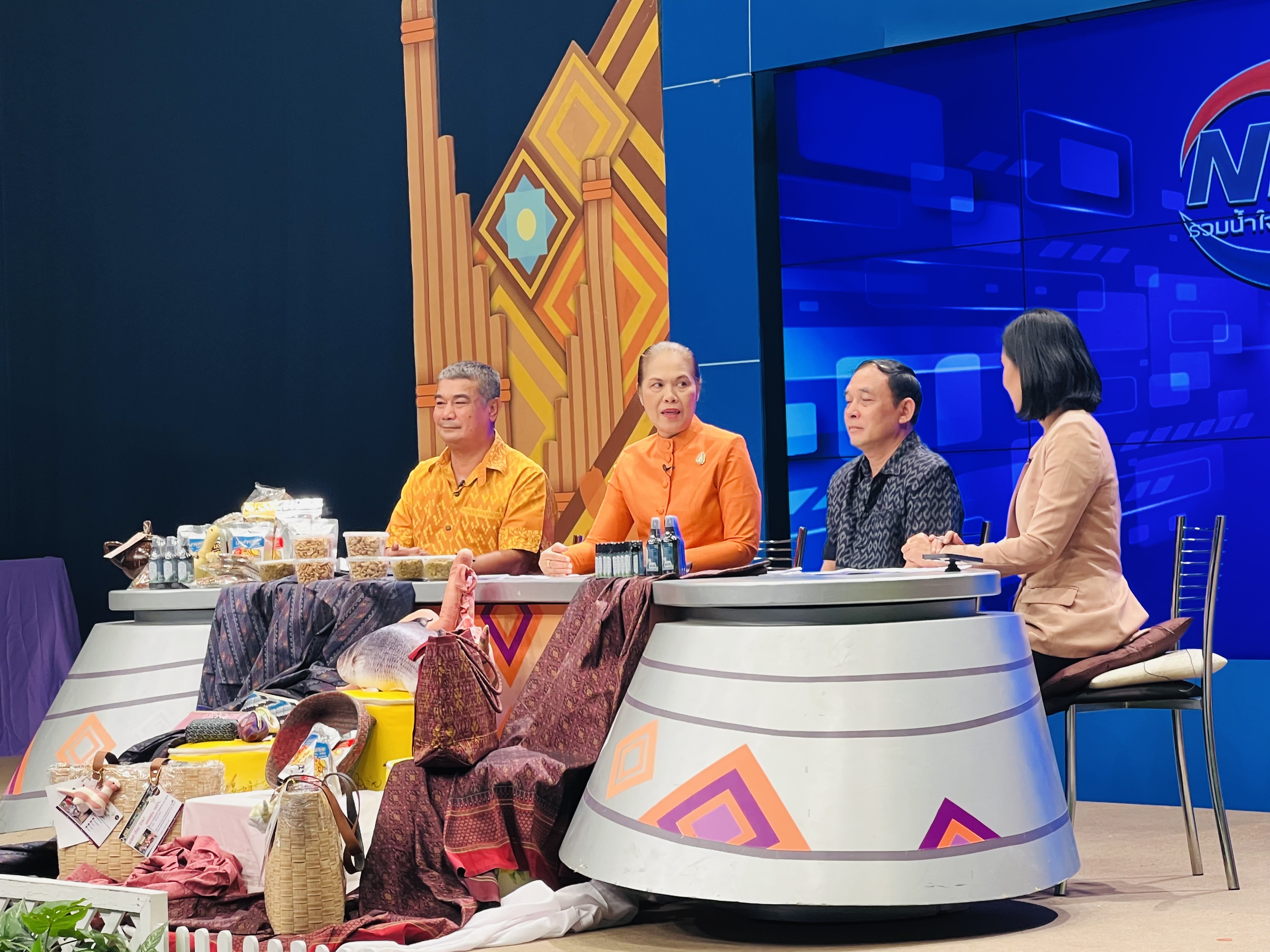 พช.ขอนแก่น : ร่วมบันทึกเทป รายการ “ทีวีอีสานรวมใจ คนไทยไม่ทิ้งกัน” ประจำวันพุธที่ 18 ตุลาคม 2566 ณ สถานีวิทยุโทรทัศน์แห่งประเทศไทย ขอนแก่น (NBT11 ทีวีอีสาน)