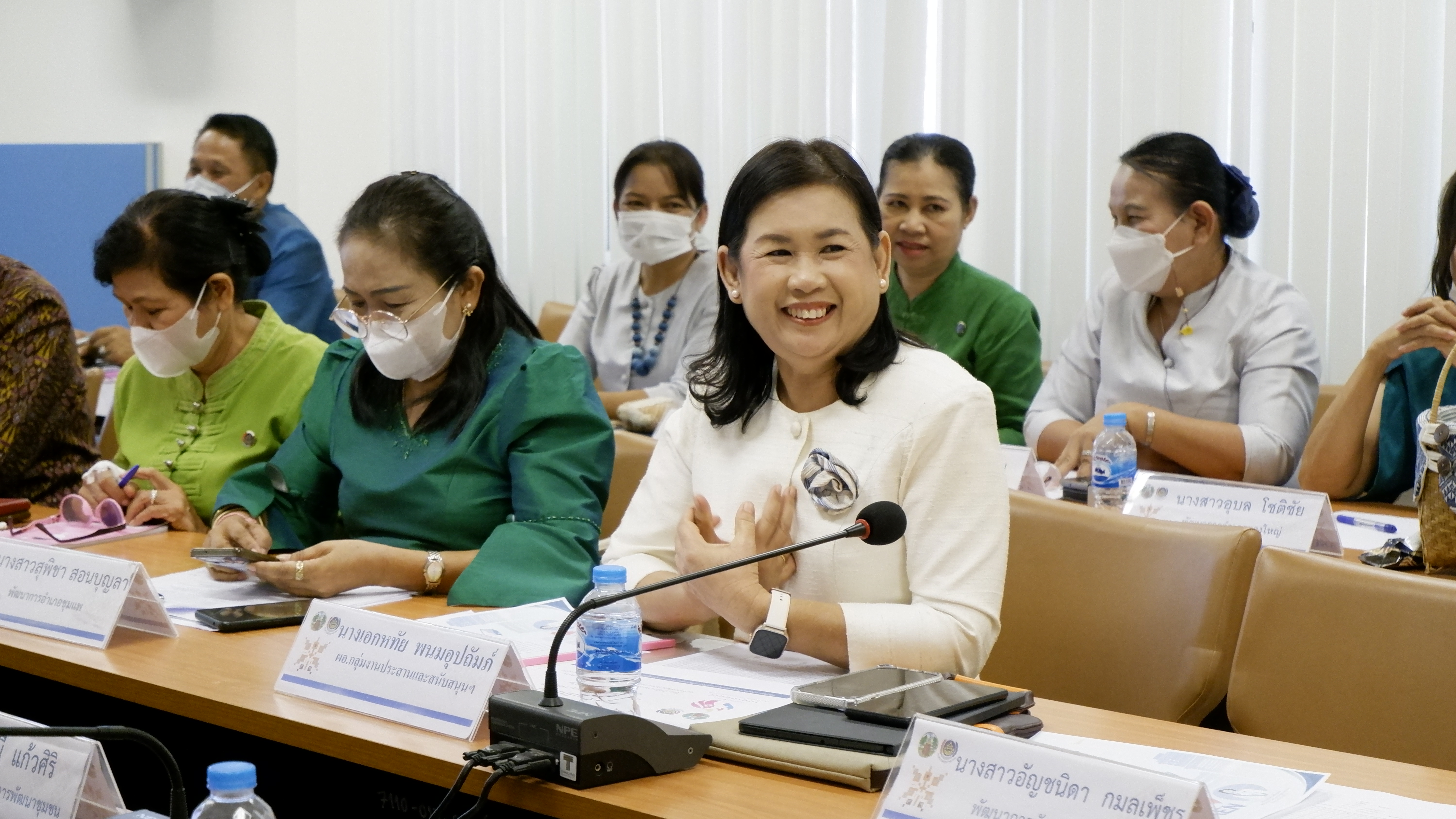 พช.ขอนแก่น : รับการตรวจติดตามผลการปฏิบัติราชการ ตามนโยบายรัฐบาล ภารกิจเร่งด่วน กระทรวงมหาดไทย ภารกิจงานสำคัญกรมการพัฒนาชุมชน ของผู้ตรวจราชการกรมการพัฒนาชุมชน เขตตรวจราชการที่ 12 (นางนวลจันทร์ ศรีมงคล)