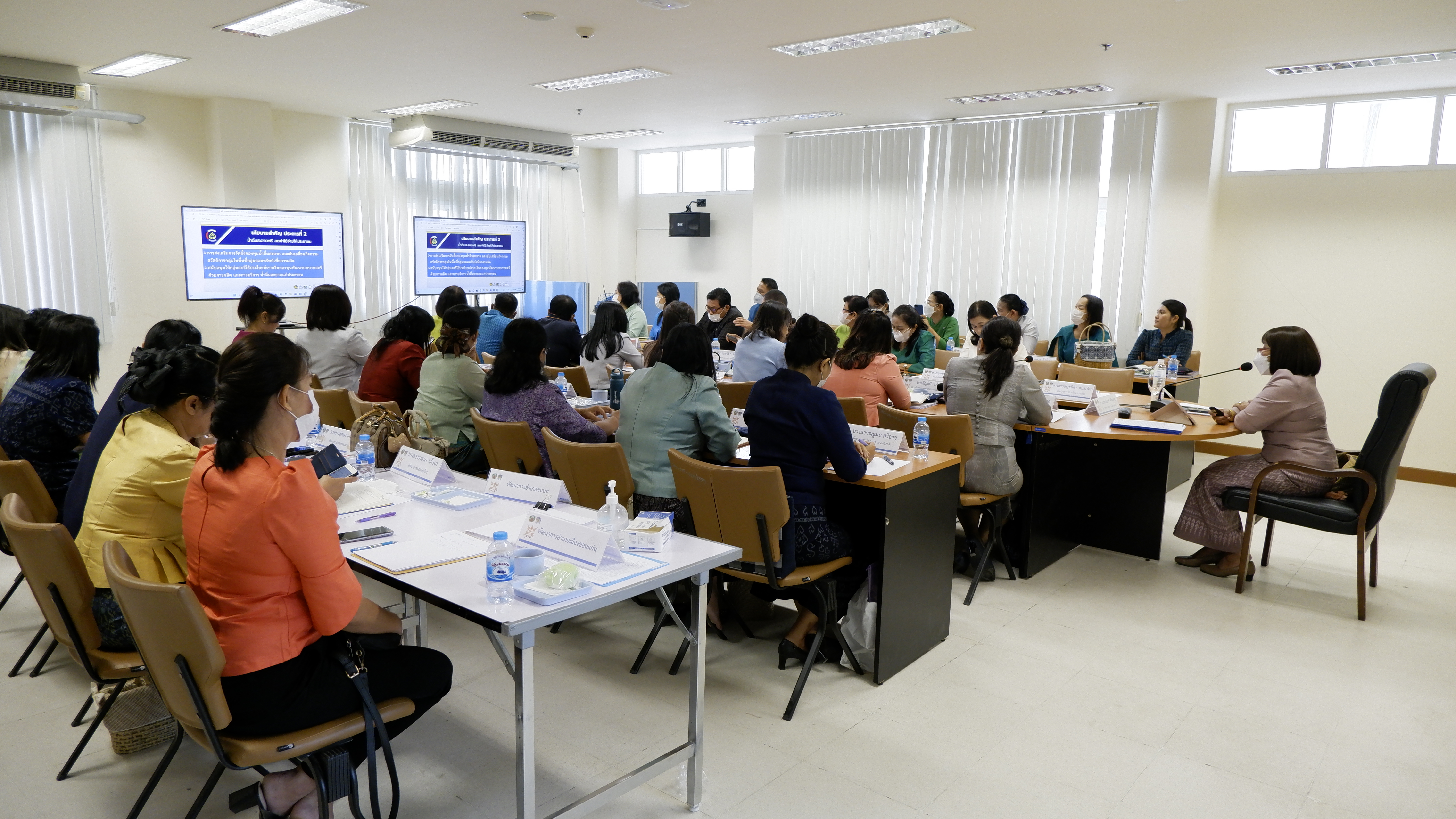 พช.ขอนแก่น : รับการตรวจติดตามผลการปฏิบัติราชการ ตามนโยบายรัฐบาล ภารกิจเร่งด่วน กระทรวงมหาดไทย ภารกิจงานสำคัญกรมการพัฒนาชุมชน ของผู้ตรวจราชการกรมการพัฒนาชุมชน เขตตรวจราชการที่ 12 (นางนวลจันทร์ ศรีมงคล)