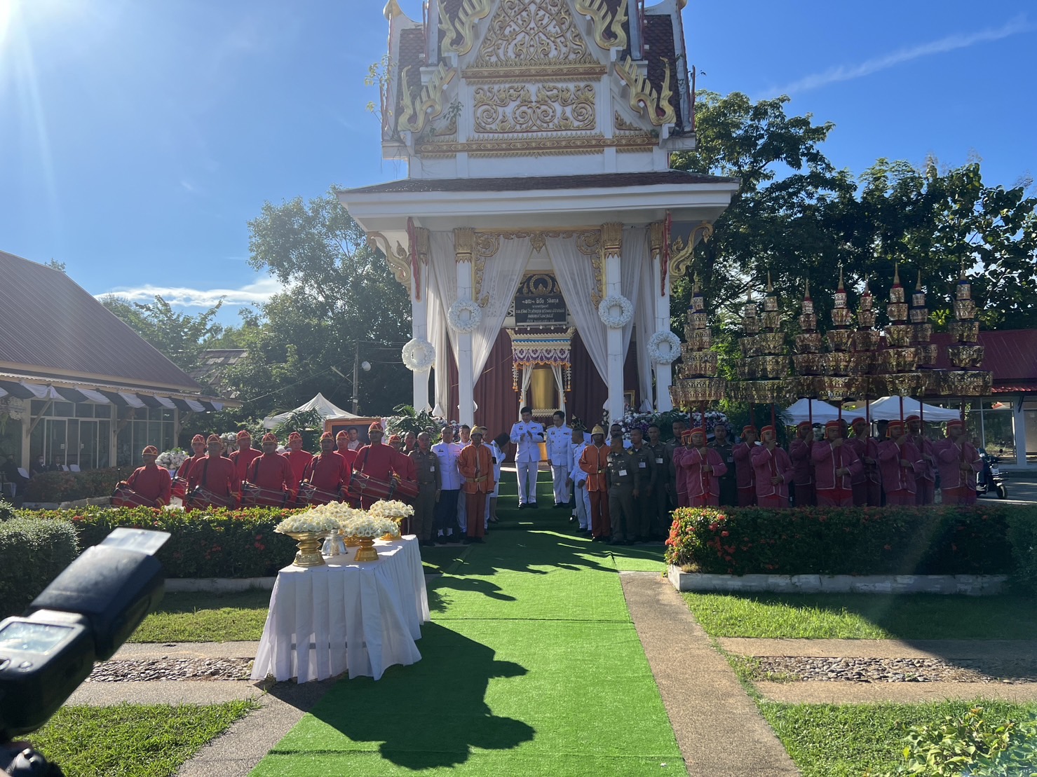 จังหวัดขอนแก่น : อธิบดีกรมการพัฒนาชุมชน ร่วมพิธีพระราชทางเพลิงศพ “นายศักดา อ้อพงษ์” อดีตผู้ว่าราชการจังหวัดขอนแก่น ณ วัดป่าแสงอรุณ ต.พระลับ อ.เมืองขอนแก่น จ.ขอนแก่น