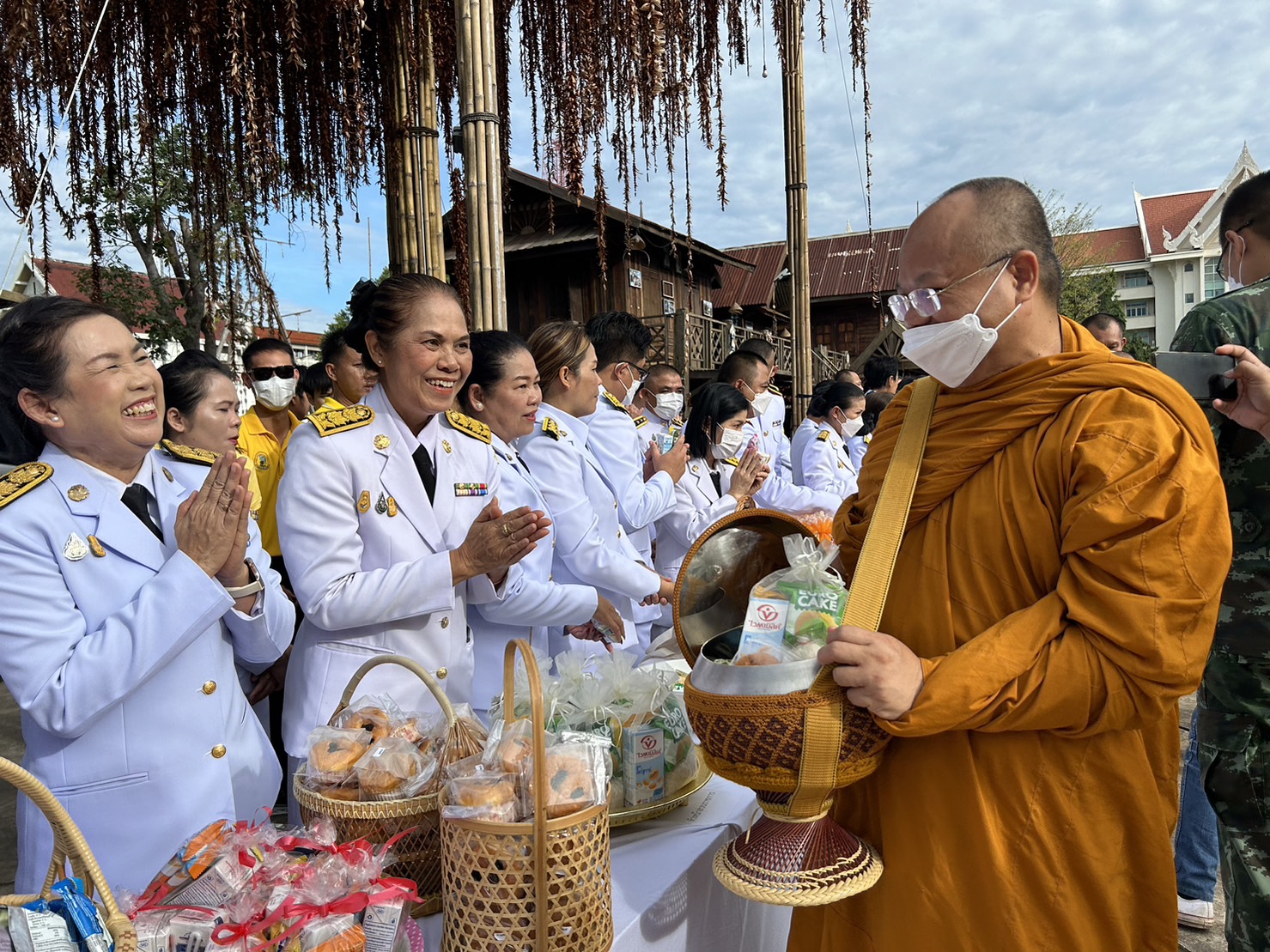 จังหวัดขอนแก่น : จัดกิจกรรมน้อมรำลึกในพระมหากรุณาธิคุณและพิธีสวดพระพุทธมนต์ถวายเป็นพระราชกุศล เนื่องในโอกาส “วันนวมินทรมหาราช”วันคล้ายวันสวรรคต พระบาทสมเด็จพระบรมชนกาธิเบศร มหาภูมิพลอดุลยเดชมหาราช บรมนาถบพิตร