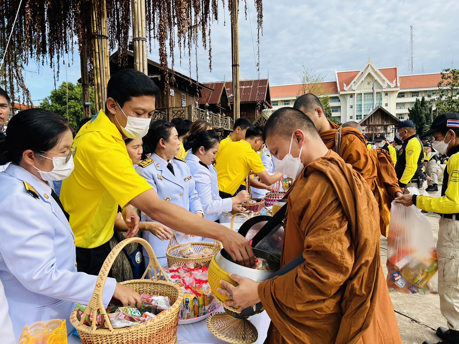 จังหวัดขอนแก่น : จัดกิจกรรมน้อมรำลึกในพระมหากรุณาธิคุณและพิธีสวดพระพุทธมนต์ถวายเป็นพระราชกุศล เนื่องในโอกาส “วันนวมินทรมหาราช”วันคล้ายวันสวรรคต พระบาทสมเด็จพระบรมชนกาธิเบศร มหาภูมิพลอดุลยเดชมหาราช บรมนาถบพิตร