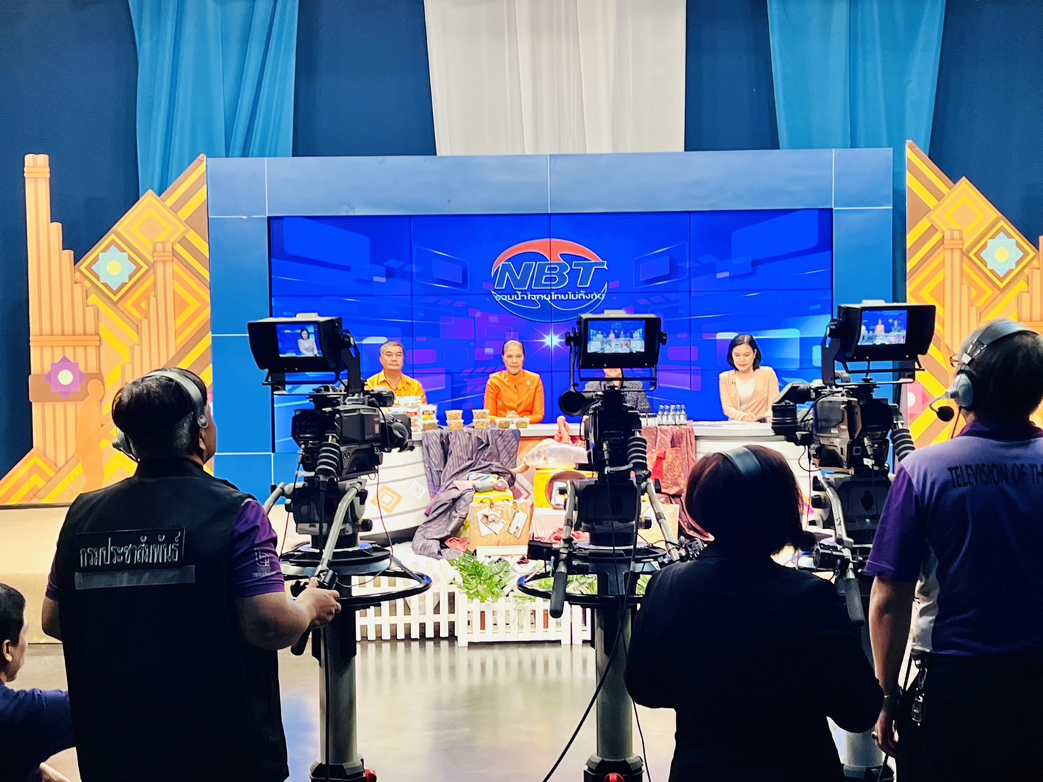 พช.ขอนแก่น : ร่วมบันทึกเทป รายการ “ทีวีอีสานรวมใจ คนไทยไม่ทิ้งกัน” ประจำวันพุธที่ 18 ตุลาคม 2566 ณ สถานีวิทยุโทรทัศน์แห่งประเทศไทย ขอนแก่น (NBT11 ทีวีอีสาน)