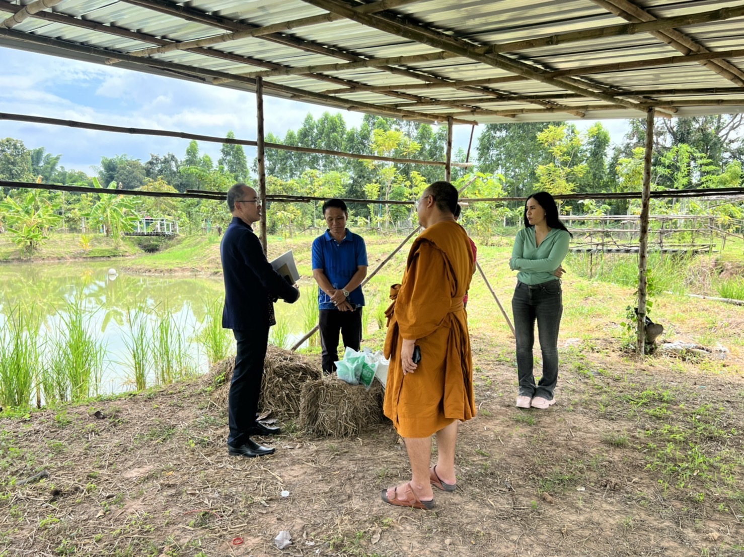 พช.ขอนแก่น ร่วมลงพื้นที่สำรวจแปลงโคก หนอง นา พุทธอารยเกษตร มจร.ขอนแก่น