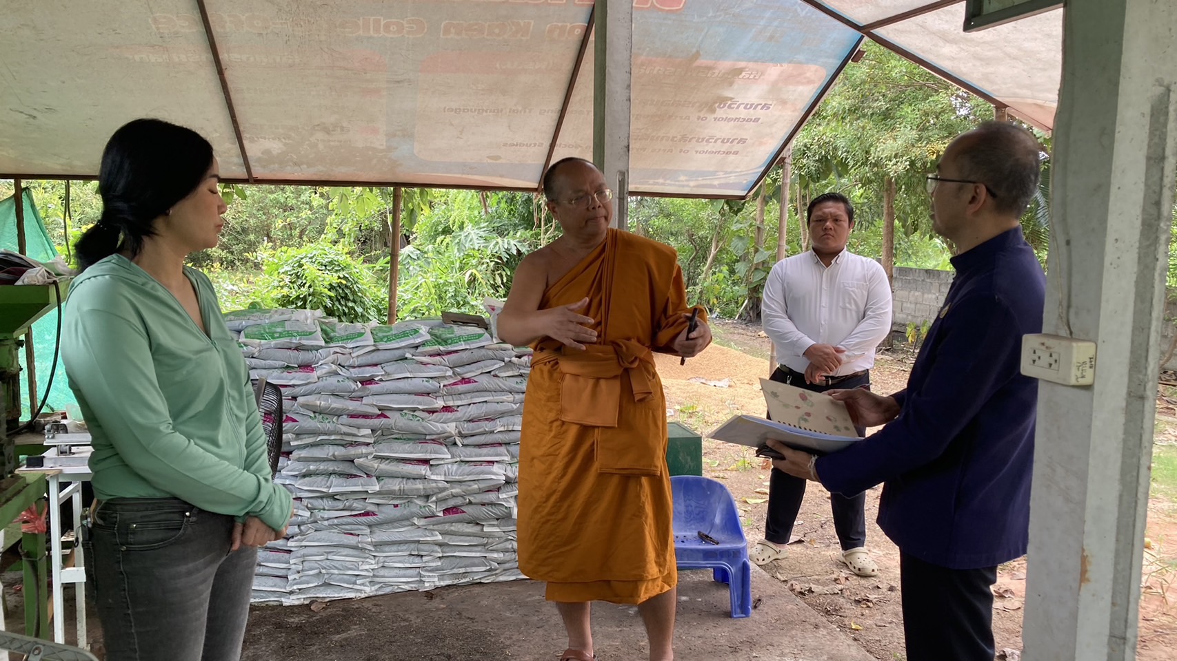 พช.ขอนแก่น ร่วมลงพื้นที่สำรวจแปลงโคก หนอง นา พุทธอารยเกษตร มจร.ขอนแก่น