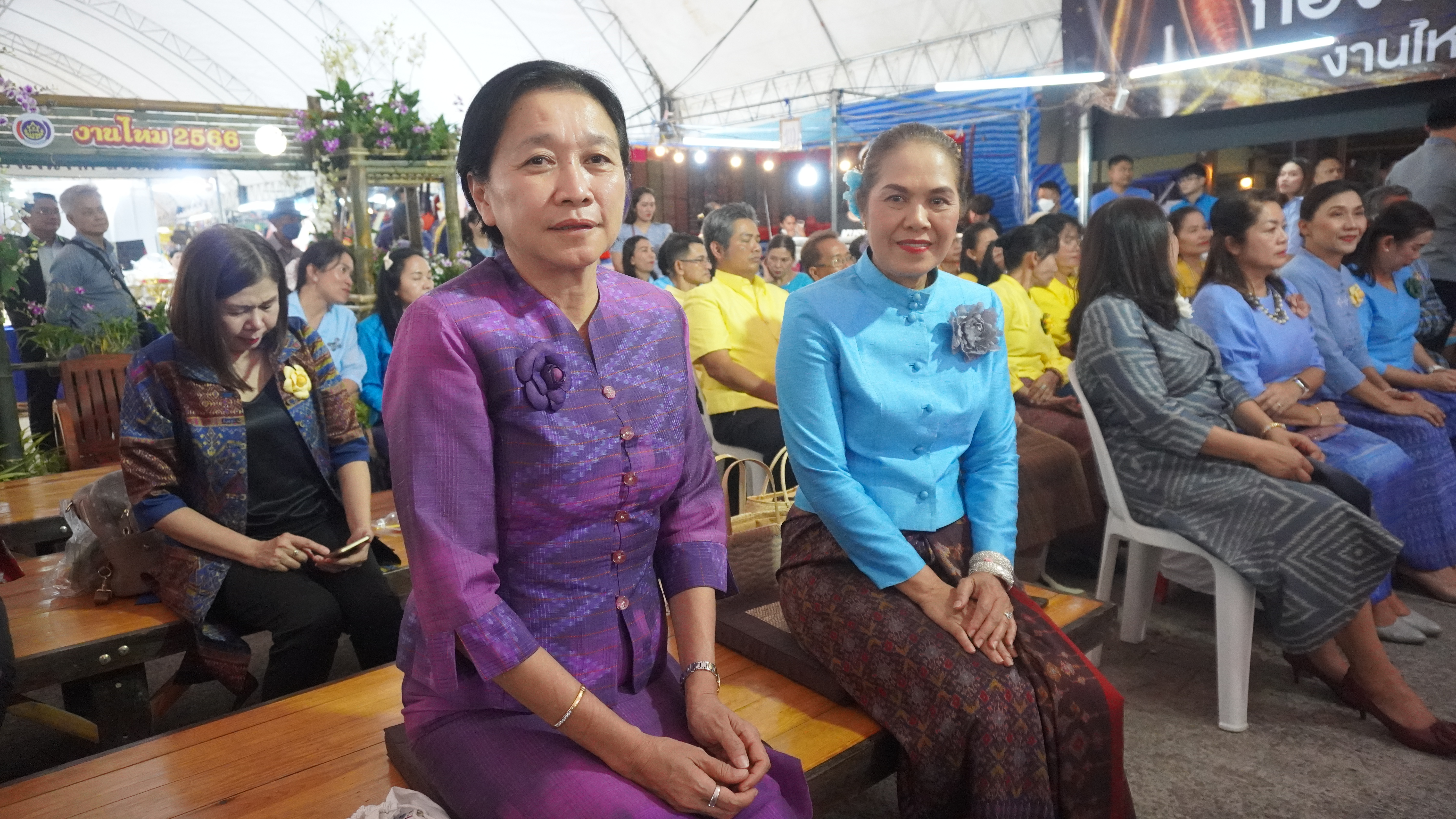 พช.ขอนแก่น : เปิดงานการจัดแสดงและจำหน่ายผลิตภัณฑ์ชุมชน OTOP ในการจัดงานเทศกาลไหมนานาชาติ ประเพณีผูกเสี่ยว งานกาชาดจังหวัดขอนแก่น และงานขอนแก่นชอฟพาวเวอร์ ประจำปี 2566 ภายใต้ Theme งาน “สืบสานภูมิปัญญา สร้างคุณค่า OTOP ไทย”