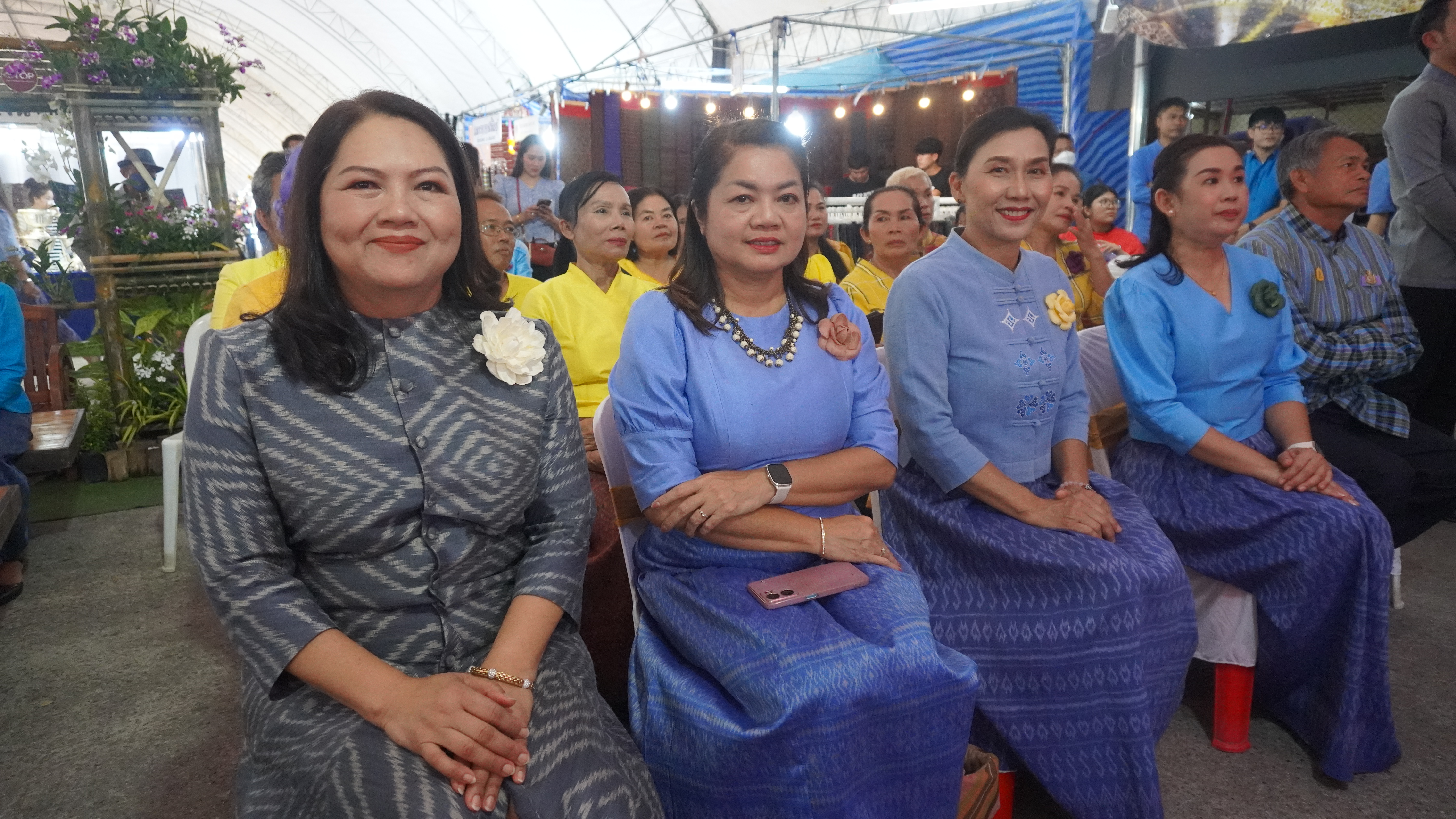 พช.ขอนแก่น : เปิดงานการจัดแสดงและจำหน่ายผลิตภัณฑ์ชุมชน OTOP ในการจัดงานเทศกาลไหมนานาชาติ ประเพณีผูกเสี่ยว งานกาชาดจังหวัดขอนแก่น และงานขอนแก่นชอฟพาวเวอร์ ประจำปี 2566 ภายใต้ Theme งาน “สืบสานภูมิปัญญา สร้างคุณค่า OTOP ไทย”