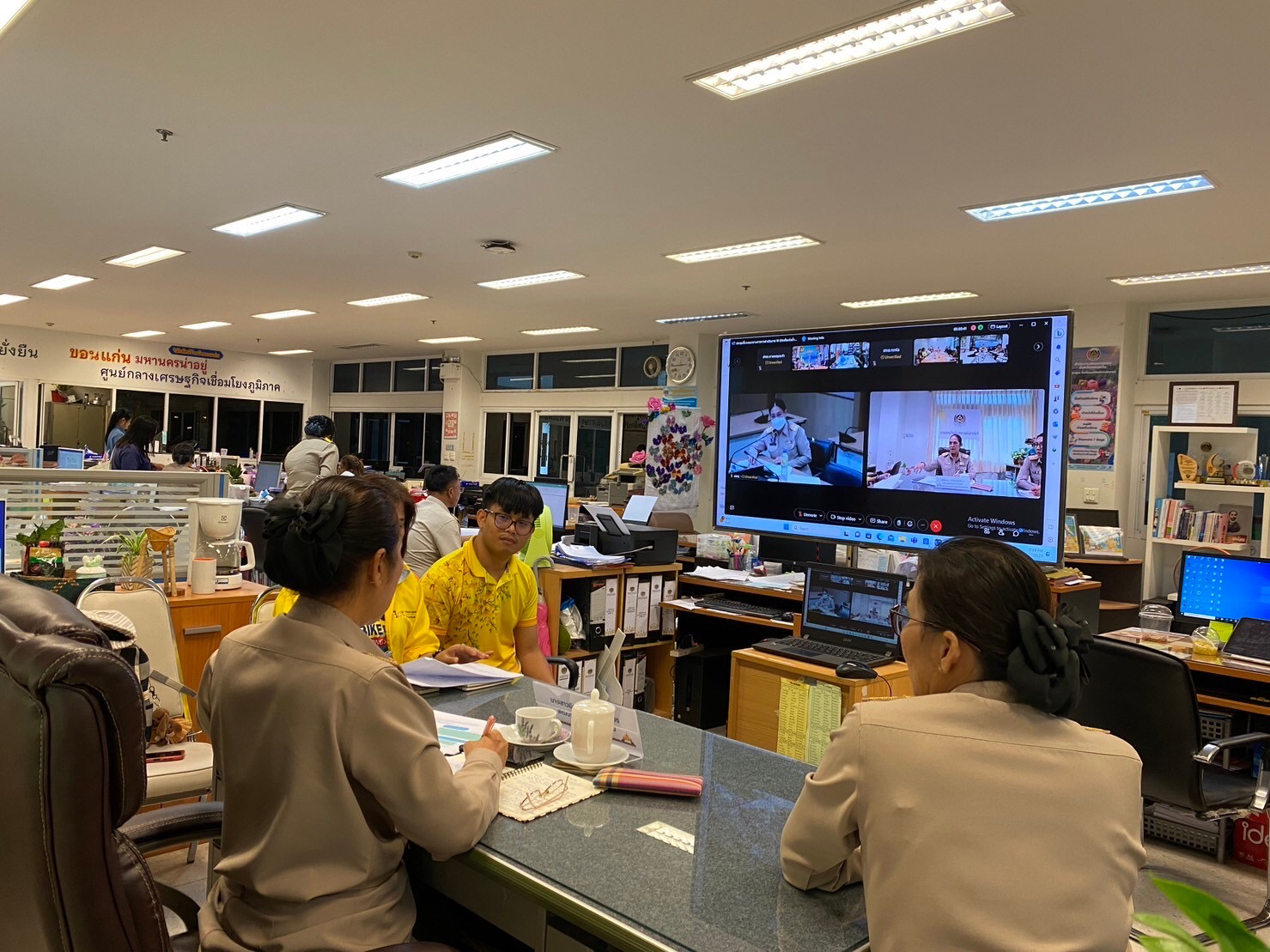 พช.ขอนแก่น : ร่วมประชุมศูนย์อำนวยการขจัดความยากจนและพัฒนาคนทุกช่วงวัยอย่างยั่งยืนตามหลักปรัชญาเศรษฐกิจพอเพียง (ศจพ.)