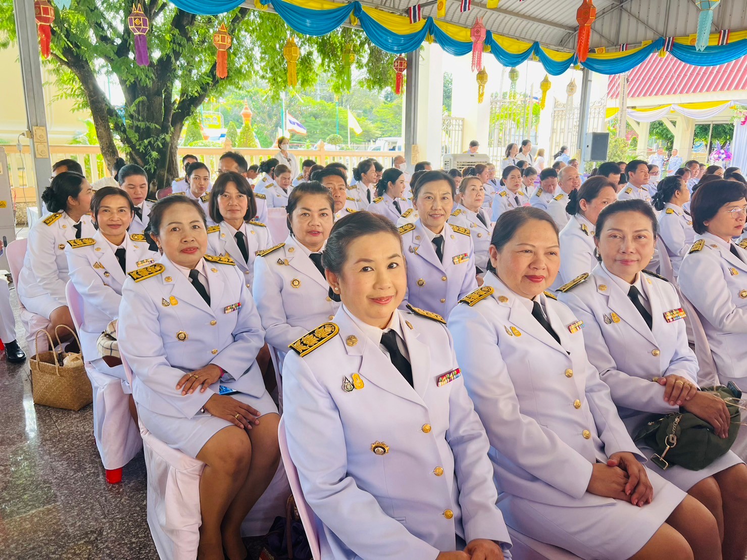 พช.ขอนแก่น : พระบาทสมเด็จพระเจ้าอยู่หัว ทรงพระกรุณาโปรดเกล้าฯ พระราชทานผ้าพระกฐิน ประจำปี พ.ศ. 2566 ให้กรมการพัฒนาชุมชนนำไปทอดถวาย ณ วัดพิกุลทอง พระอารามหลวง ตำบลพิกุลทอง อำเภอท่าช้าง จังหวัดสิงห์บุรี