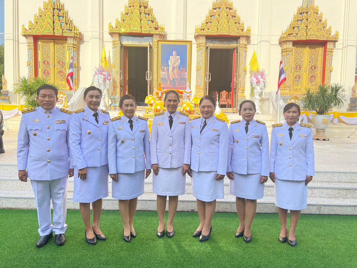 พช.ขอนแก่น : พระบาทสมเด็จพระเจ้าอยู่หัว ทรงพระกรุณาโปรดเกล้าฯ พระราชทานผ้าพระกฐิน ประจำปี พ.ศ. 2566 ให้กรมการพัฒนาชุมชนนำไปทอดถวาย ณ วัดพิกุลทอง พระอารามหลวง ตำบลพิกุลทอง อำเภอท่าช้าง จังหวัดสิงห์บุรี