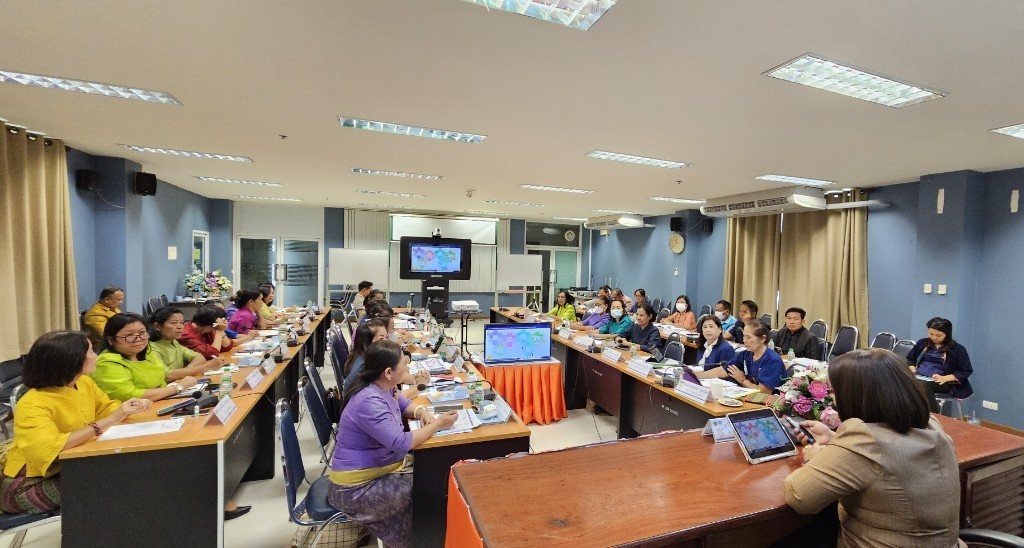 พช.ขอนแก่น : รับการตรวจติดตามผลการปฏิบัติราชการ ประจำเดือน พฤศจิกายน ตามนโยบายรัฐบาล ภารกิจเร่งด่วน กระทรวงมหาดไทย ภารกิจงานสำคัญกรมการพัฒนาชุมชน ของผู้ตรวจราชการกรมการพัฒนาชุมชน เขตตรวจราชการที่ 12 (นางนวลจันทร์ ศรีมงคล)