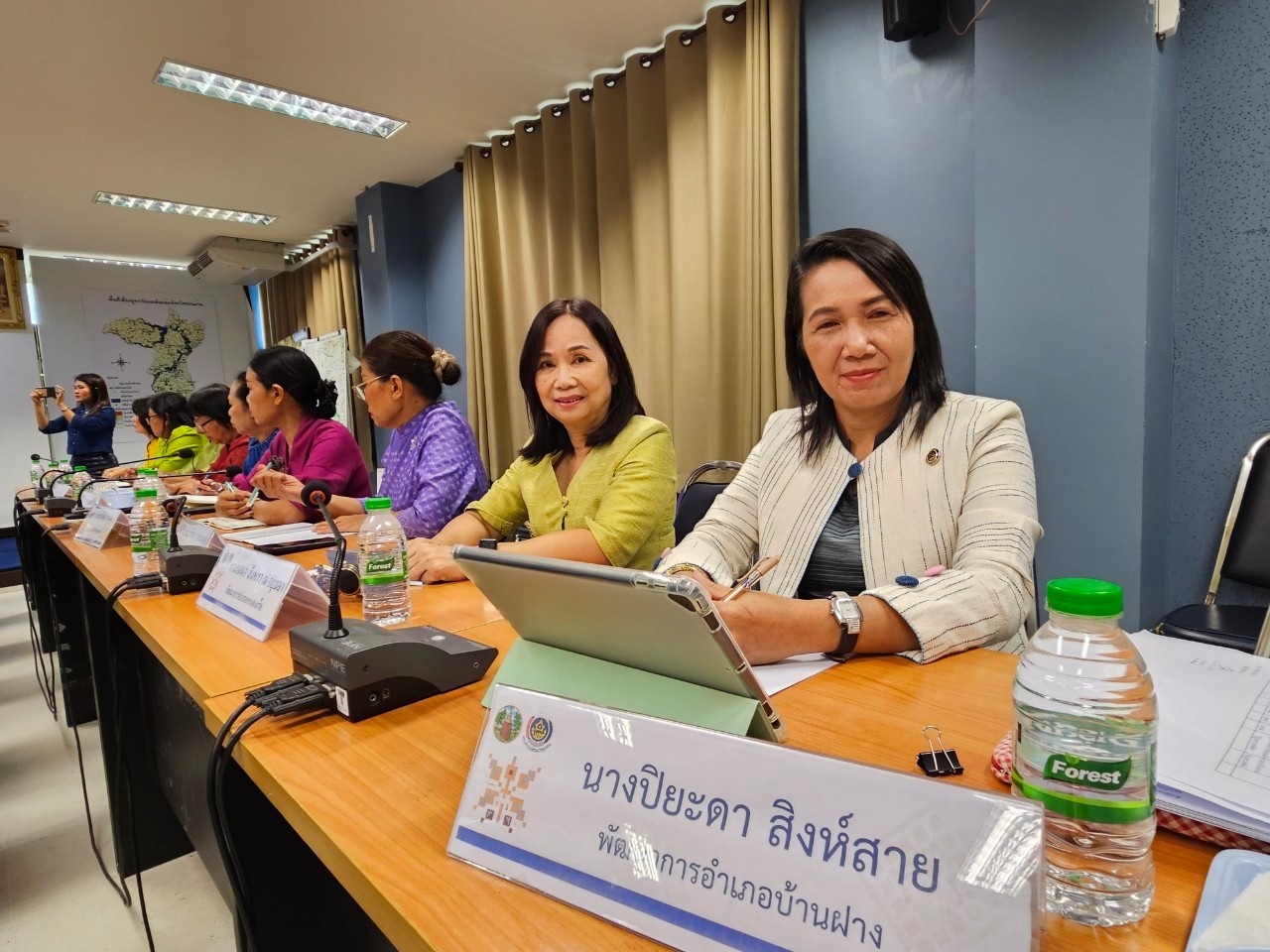 พช.ขอนแก่น : รับการตรวจติดตามผลการปฏิบัติราชการ ประจำเดือน พฤศจิกายน ตามนโยบายรัฐบาล ภารกิจเร่งด่วน กระทรวงมหาดไทย ภารกิจงานสำคัญกรมการพัฒนาชุมชน ของผู้ตรวจราชการกรมการพัฒนาชุมชน เขตตรวจราชการที่ 12 (นางนวลจันทร์ ศรีมงคล)