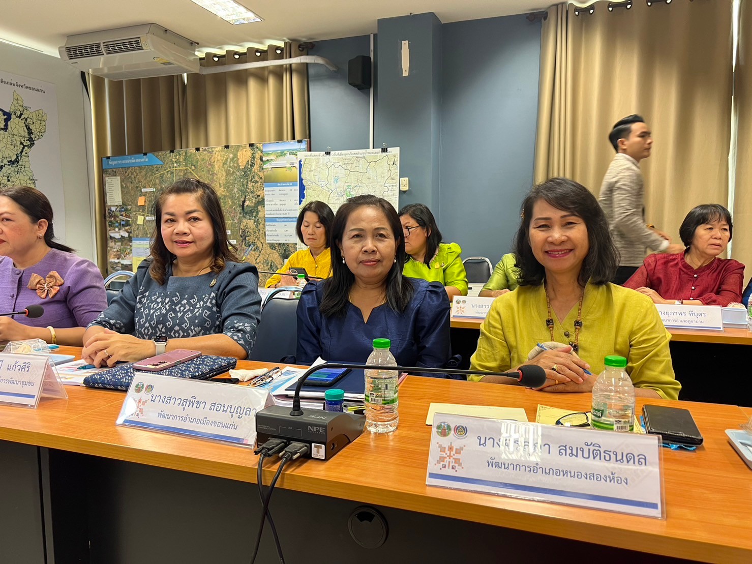 พช.ขอนแก่น : รับการตรวจติดตามผลการปฏิบัติราชการ ประจำเดือน พฤศจิกายน ตามนโยบายรัฐบาล ภารกิจเร่งด่วน กระทรวงมหาดไทย ภารกิจงานสำคัญกรมการพัฒนาชุมชน ของผู้ตรวจราชการกรมการพัฒนาชุมชน เขตตรวจราชการที่ 12 (นางนวลจันทร์ ศรีมงคล)