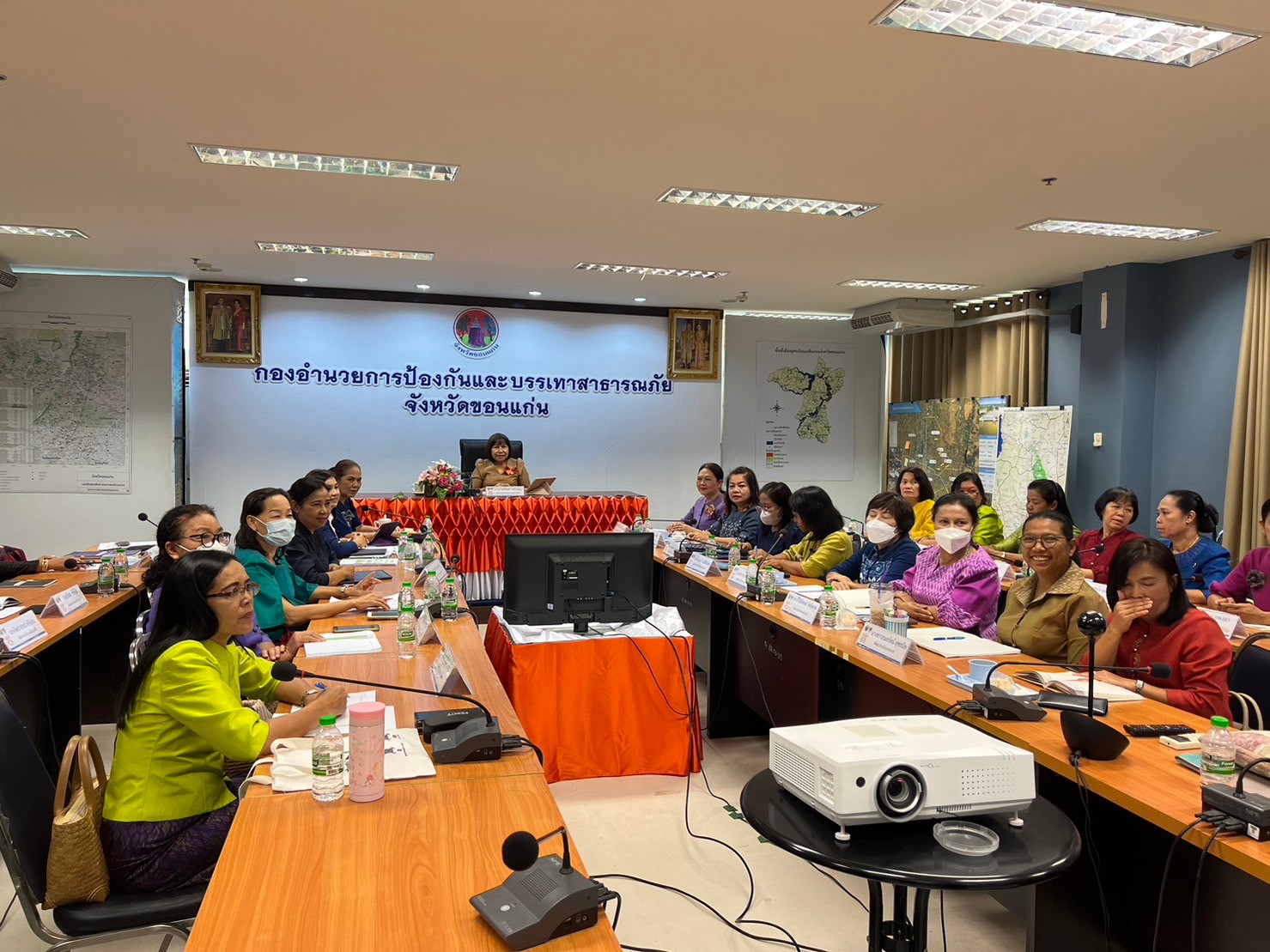 พช.ขอนแก่น : รับการตรวจติดตามผลการปฏิบัติราชการ ประจำเดือน พฤศจิกายน ตามนโยบายรัฐบาล ภารกิจเร่งด่วน กระทรวงมหาดไทย ภารกิจงานสำคัญกรมการพัฒนาชุมชน ของผู้ตรวจราชการกรมการพัฒนาชุมชน เขตตรวจราชการที่ 12 (นางนวลจันทร์ ศรีมงคล)