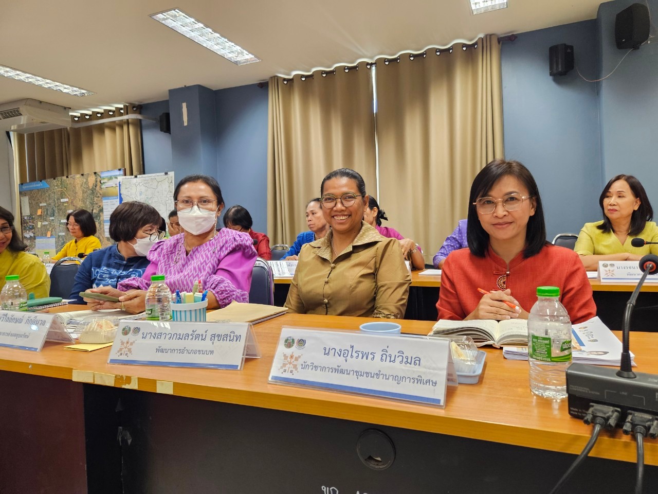 พช.ขอนแก่น : รับการตรวจติดตามผลการปฏิบัติราชการ ประจำเดือน พฤศจิกายน ตามนโยบายรัฐบาล ภารกิจเร่งด่วน กระทรวงมหาดไทย ภารกิจงานสำคัญกรมการพัฒนาชุมชน ของผู้ตรวจราชการกรมการพัฒนาชุมชน เขตตรวจราชการที่ 12 (นางนวลจันทร์ ศรีมงคล)
