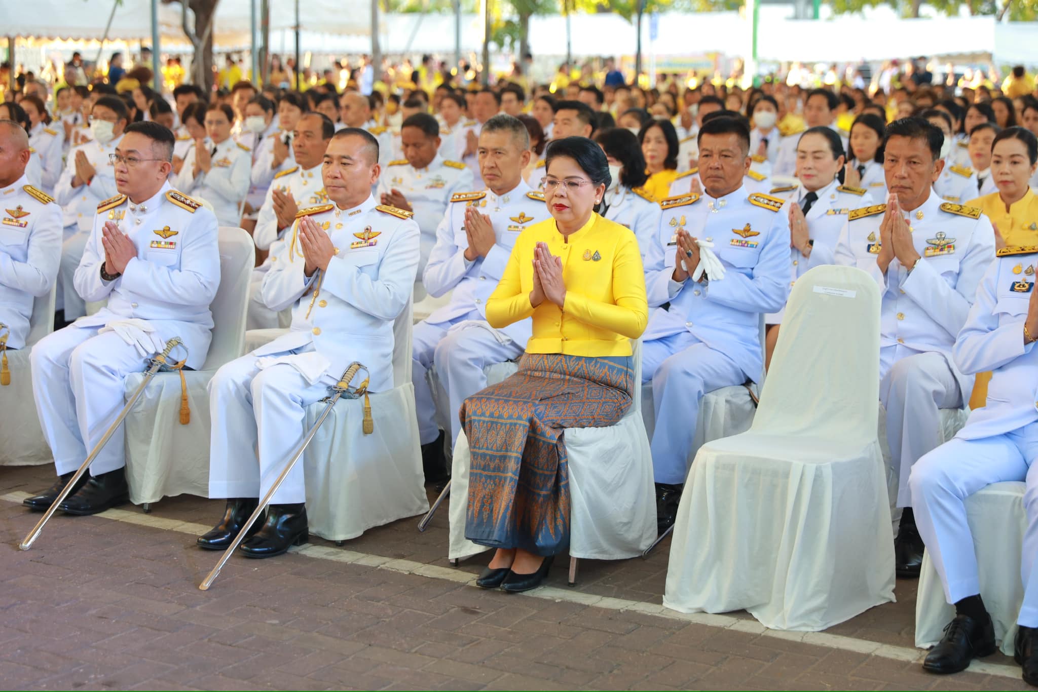 จังหวัดขอนแก่น : รวมใจภักดิ์ตักบาตร 5 ธันวา วันชาติ-วันพ่อแห่งชาติ ปี2566 ถวายเป็นพระราชกุศล เนื่องในวันคล้ายวันพระราชสมภพในหลวง รัชกาลที่ 9