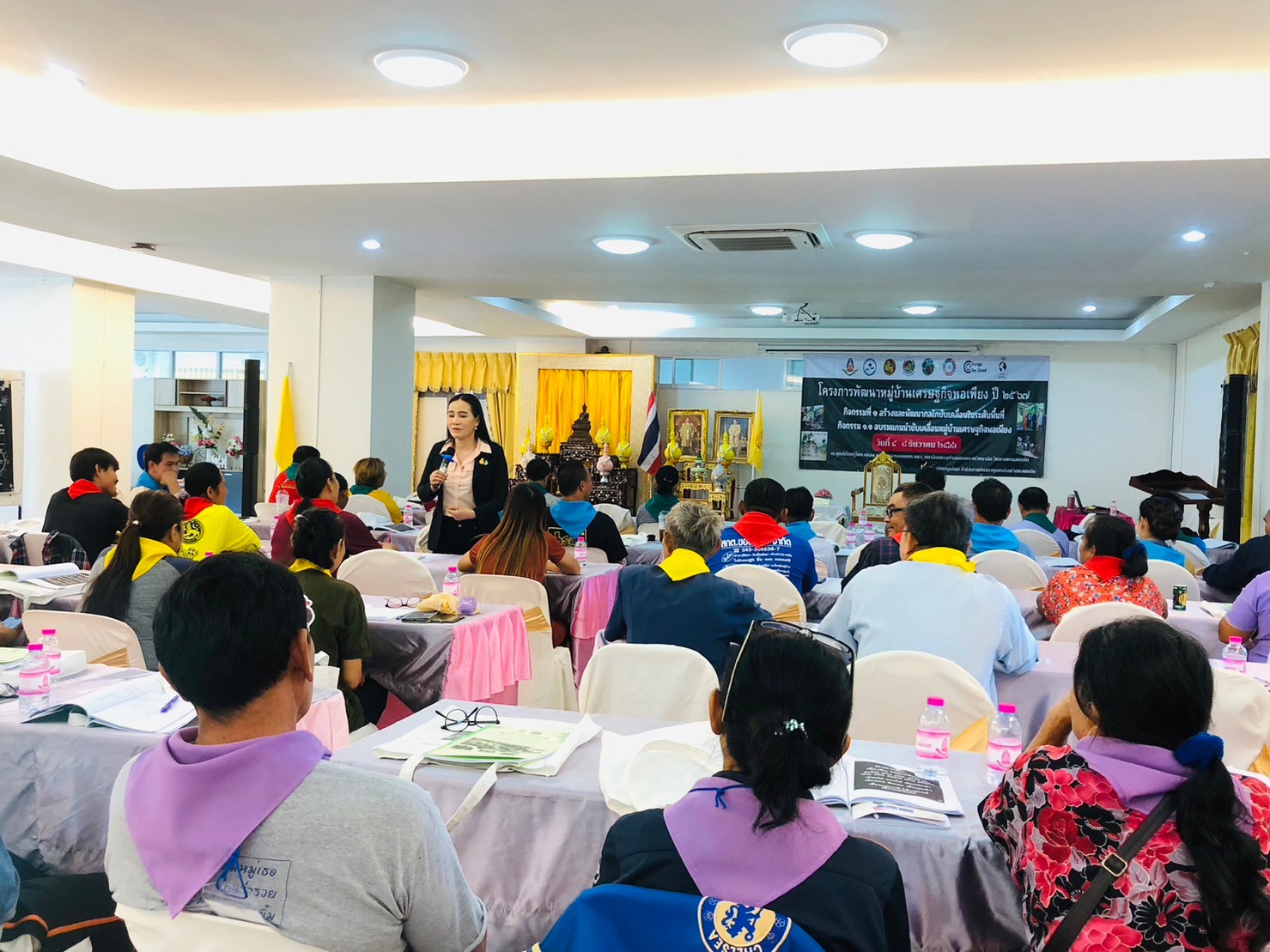 พช.ขอนแก่น : จัดฝึกอบรมโครงการพัฒนาหมู่บ้านเศรษฐกิจพอเพียง กิจกรรมที่ 1.1 อบรมแกนนำขับเคลื่อนหมู่บ้านเศรษฐกิจพอเพียง (วันที่4)