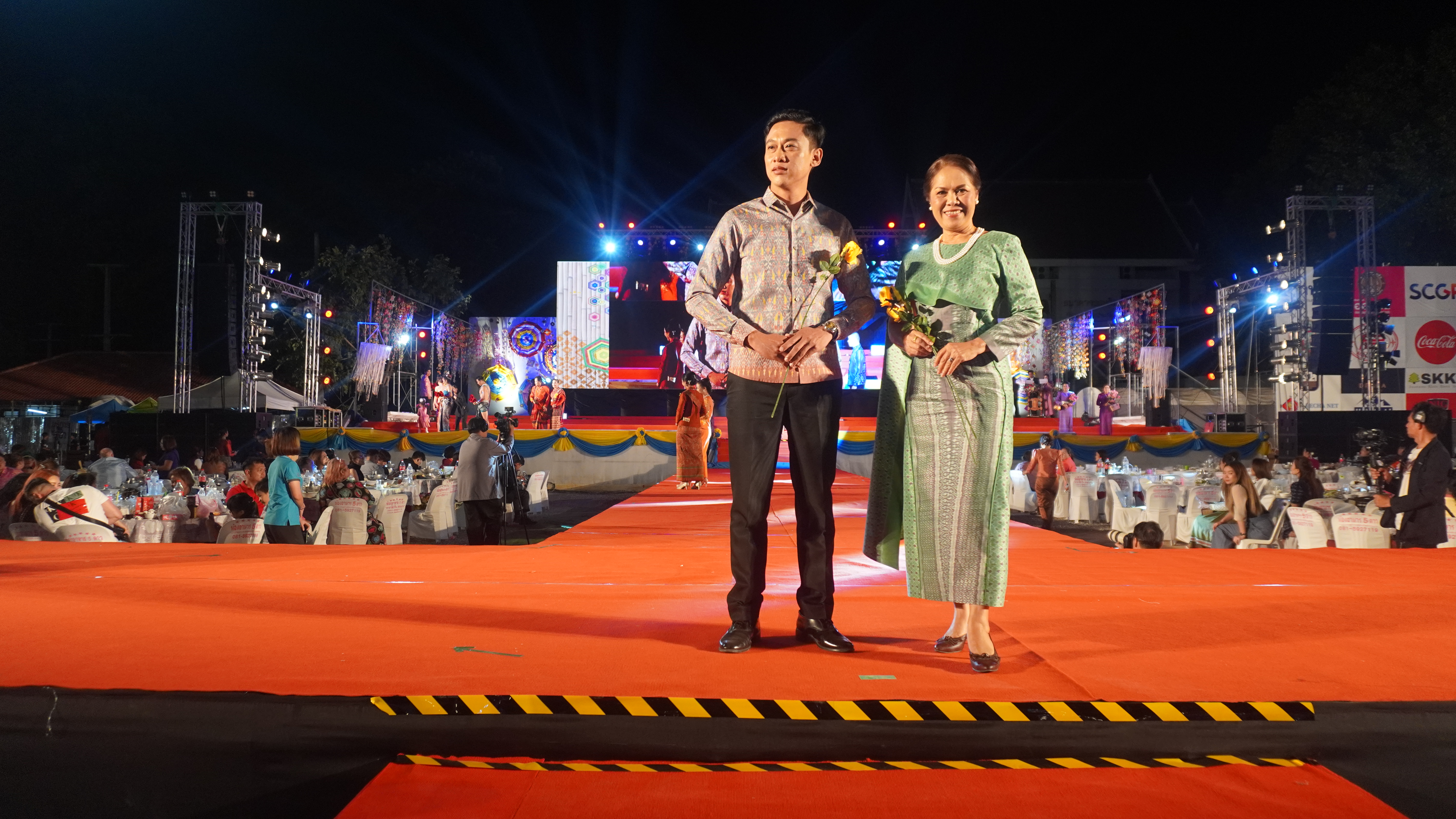 จังหวัดขอนเก่น : ร่วมกับชมรมแม่บ้านมหาดไทยจังหวัดขอนแก่น จัดงานเดินแฟชั่นโชว์ “ออนซอนผ้าไหม…ไทขอนแก่น ผ้าไทยใส่ให้สนุก” ในงานเทศกาลไหมนานาชาติ ประเพณีผูกเสี่ยว งานกาชาด จังหวัดขอนแก่น และงานขอนแก่นชอฟต์พาวเวอร์ ประจำปี 2566
