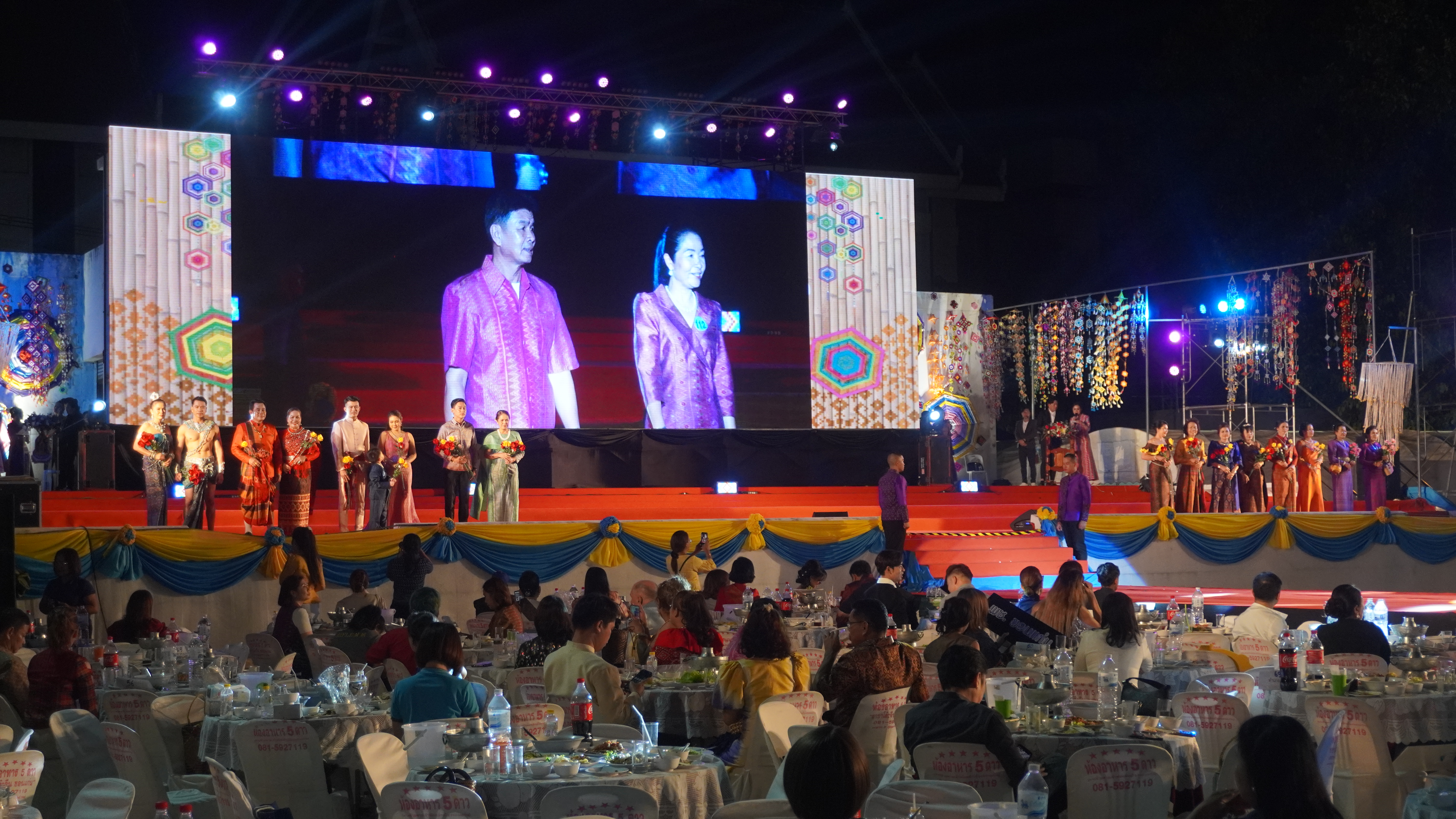 จังหวัดขอนเก่น : ร่วมกับชมรมแม่บ้านมหาดไทยจังหวัดขอนแก่น จัดงานเดินแฟชั่นโชว์ “ออนซอนผ้าไหม…ไทขอนแก่น ผ้าไทยใส่ให้สนุก” ในงานเทศกาลไหมนานาชาติ ประเพณีผูกเสี่ยว งานกาชาด จังหวัดขอนแก่น และงานขอนแก่นชอฟต์พาวเวอร์ ประจำปี 2566
