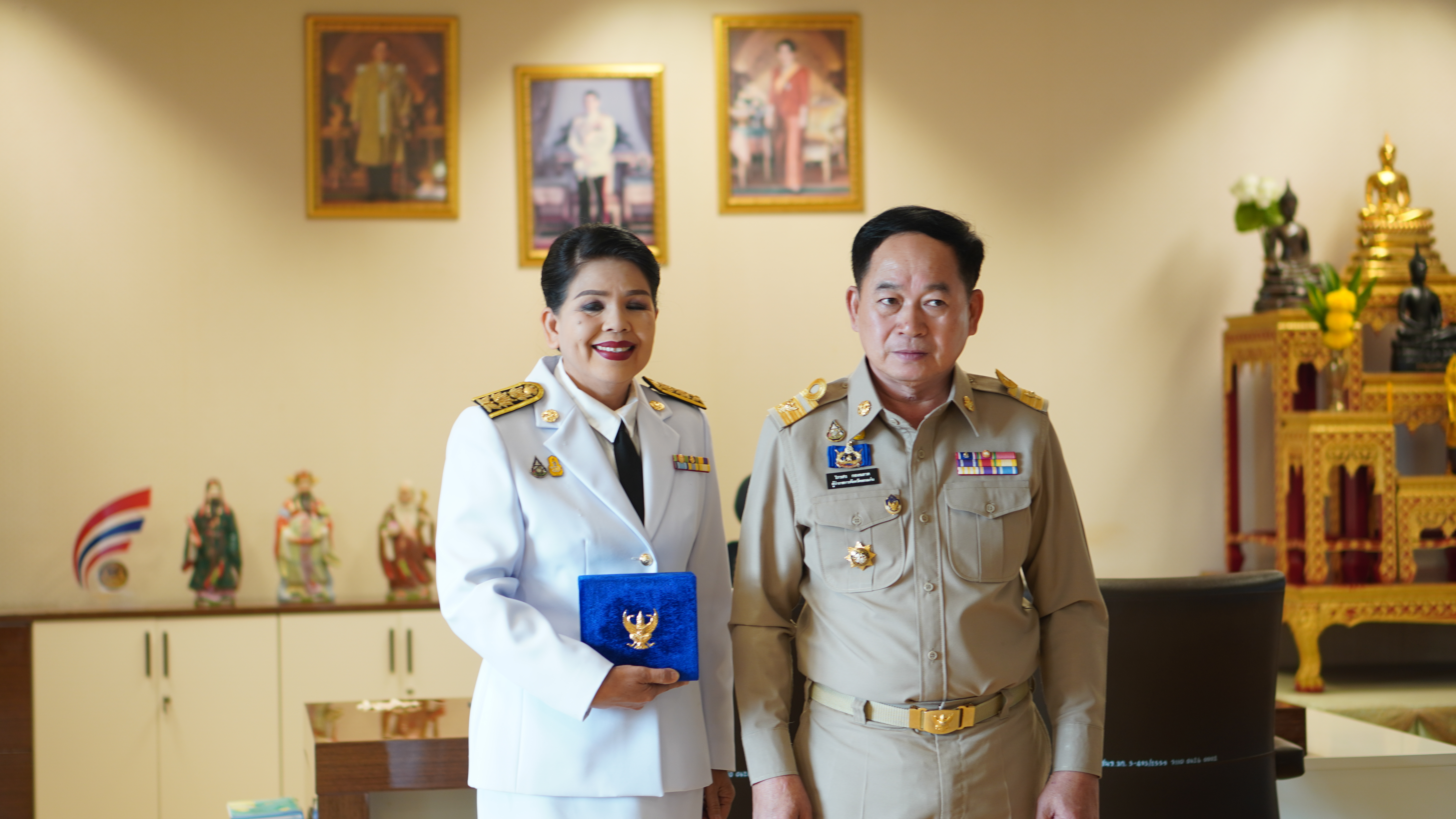 จังหวัดขอนแก่น : จัดพิธีรับพระราชทานเครื่องราชอิสริยาภรณ์ชั้นสายสะพาย ประจำปี 2565 และประจำปี 2566