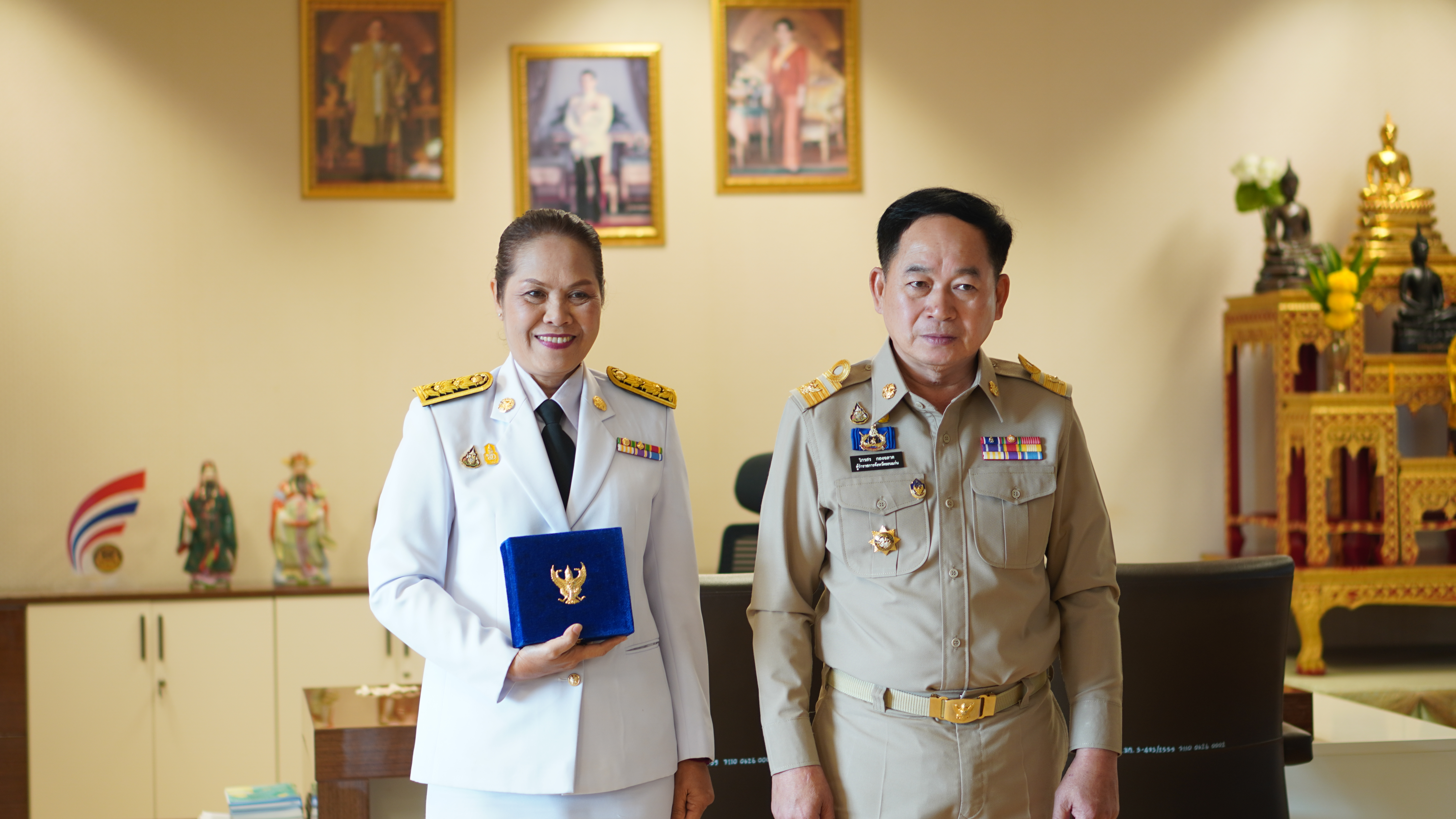 จังหวัดขอนแก่น : จัดพิธีรับพระราชทานเครื่องราชอิสริยาภรณ์ชั้นสายสะพาย ประจำปี 2565 และประจำปี 2566