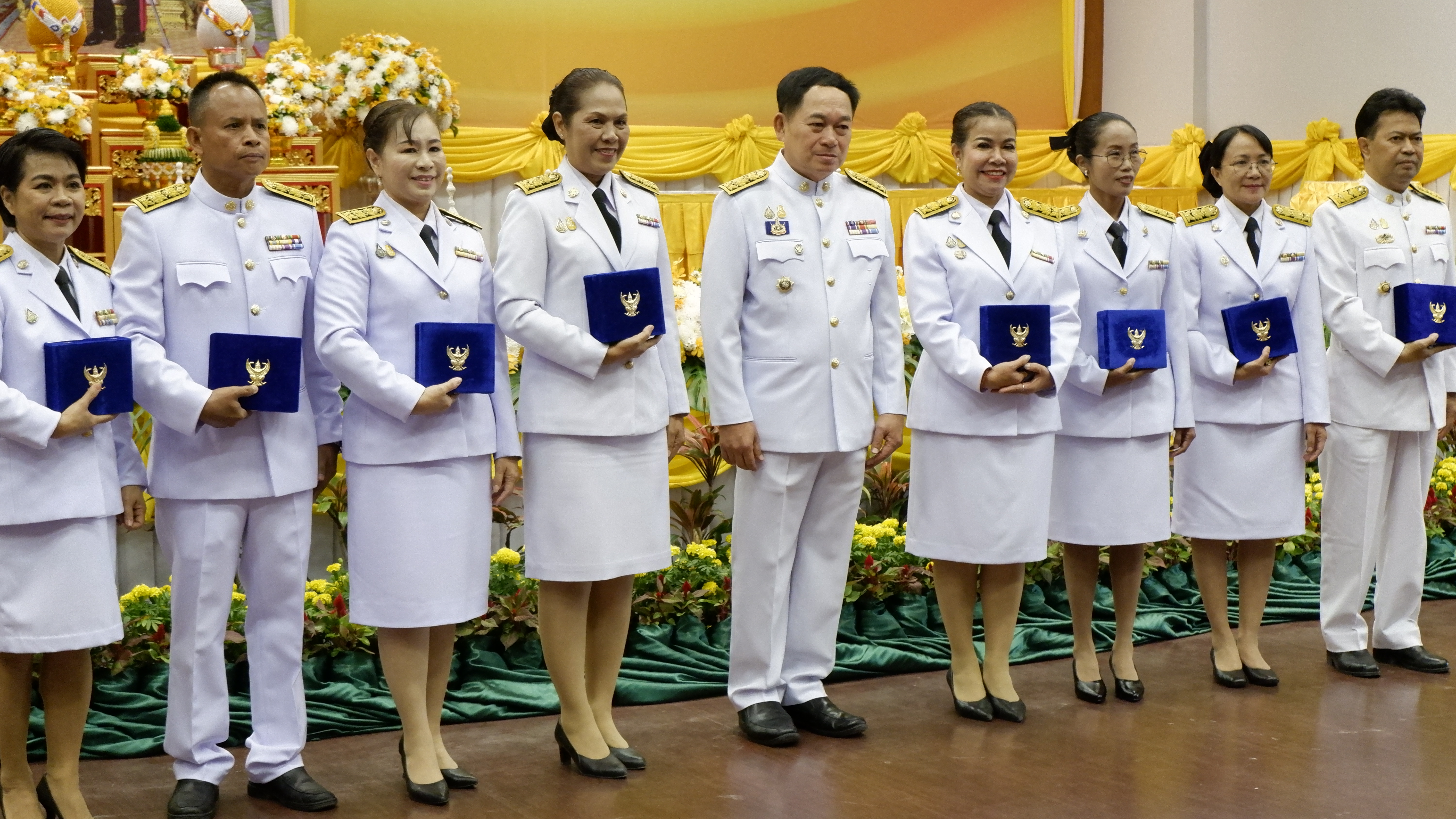 จังหวัดขอนแก่น : จัดพิธีรับพระราชทานเครื่องราชอิสริยาภรณ์ชั้นสายสะพาย ประจำปี 2565 และประจำปี 2566