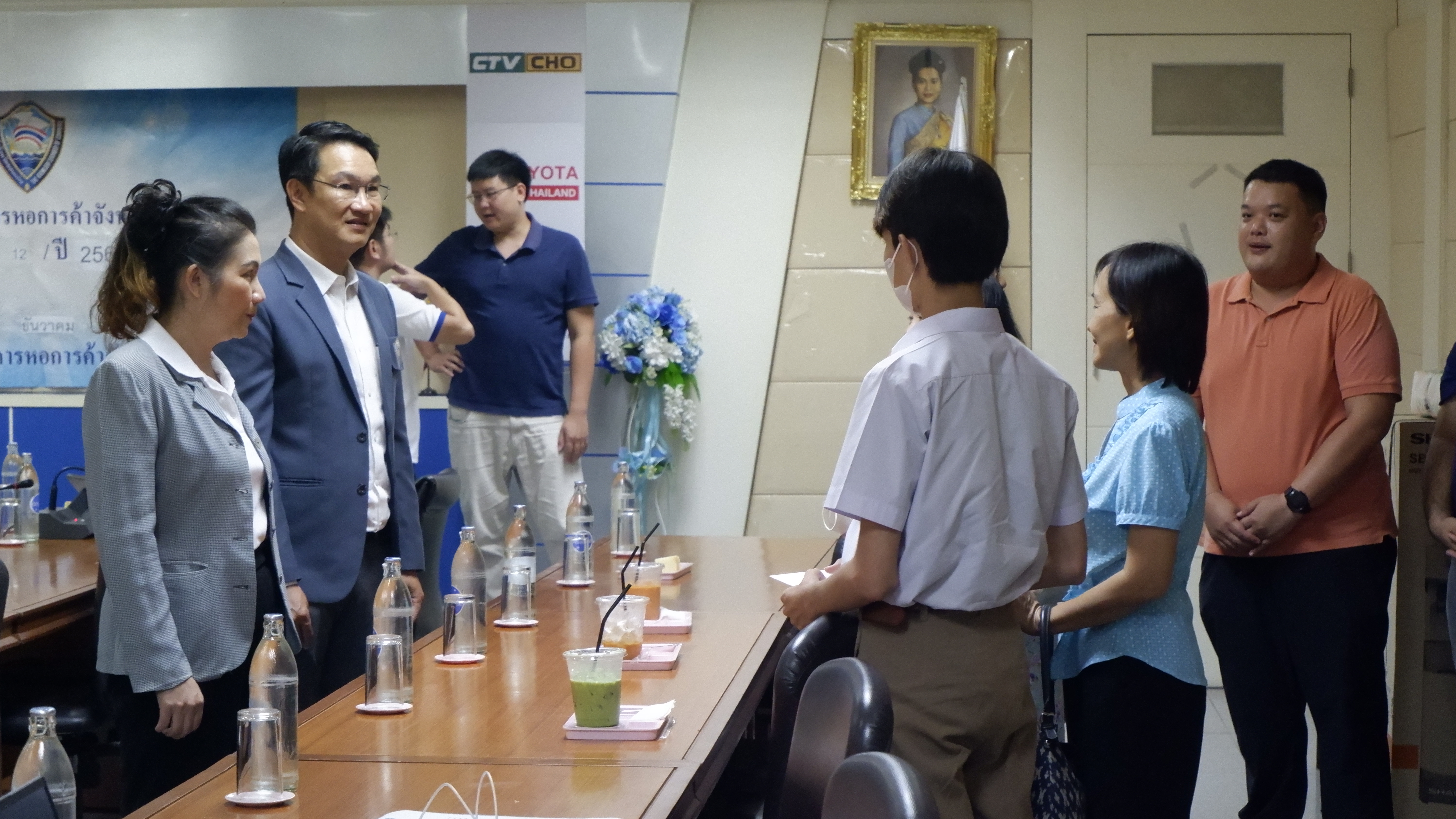 พช.ขอนแก่น : หอการค้าจังหวัดขอนแก่น มอบทุนการศึกษา ภายใต้ “โครงการปันเบี้ยปันน้ำใจ (YEC Khon Kaen)” กลุ่มเป้าหมายตามโครงการขจัดความยากจนและพัฒนาคนทุกช่วงวัยอย่างยั่งยืน ตามหลักปรัชญาของเศรษฐกิจพอเพียง