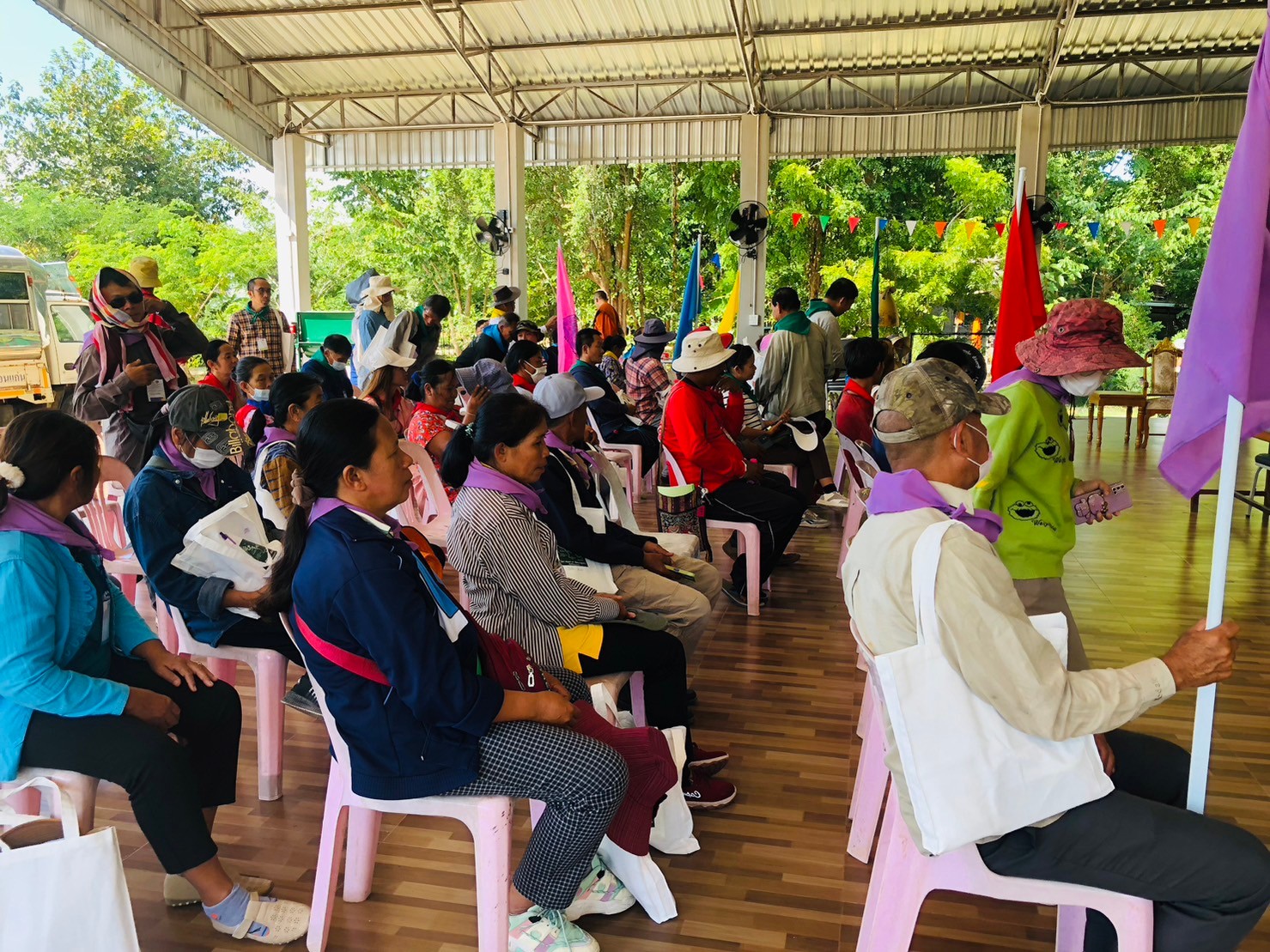 พช.ขอนแก่น : จัดฝึกอบรมโครงการพัฒนาหมู่บ้านเศรษฐกิจพอเพียง กิจกรรมที่ 1.1 อบรมแกนนำขับเคลื่อนหมู่บ้านเศรษฐกิจพอเพียง (วันที่2)