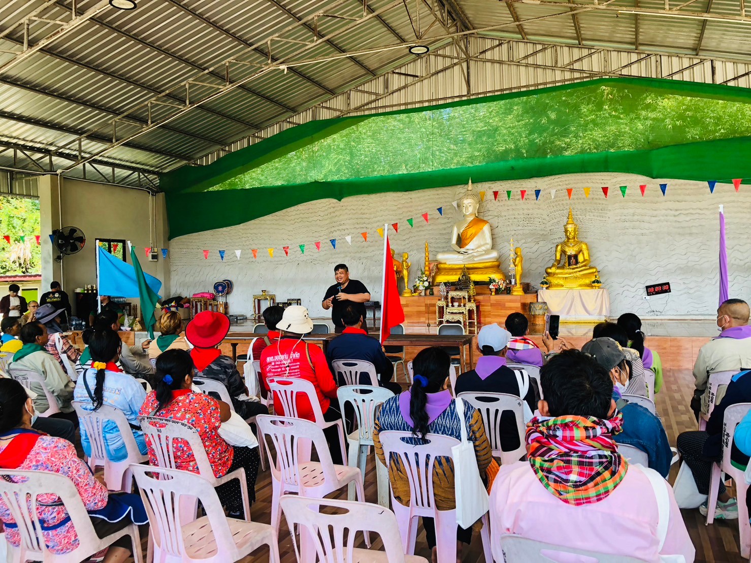 พช.ขอนแก่น : จัดฝึกอบรมโครงการพัฒนาหมู่บ้านเศรษฐกิจพอเพียง กิจกรรมที่ 1.1 อบรมแกนนำขับเคลื่อนหมู่บ้านเศรษฐกิจพอเพียง (วันที่2)