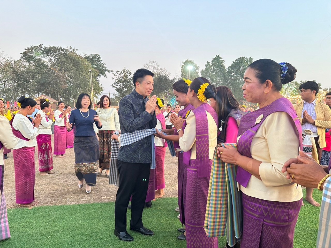 พช.ขอนแก่น : ร่วมพิธีเปิดงานเทศกาลไก่ย่างเขาสวนกวาง และประเพณีบุญกุ่มข้าวใหญ่ ประจำปี 2567