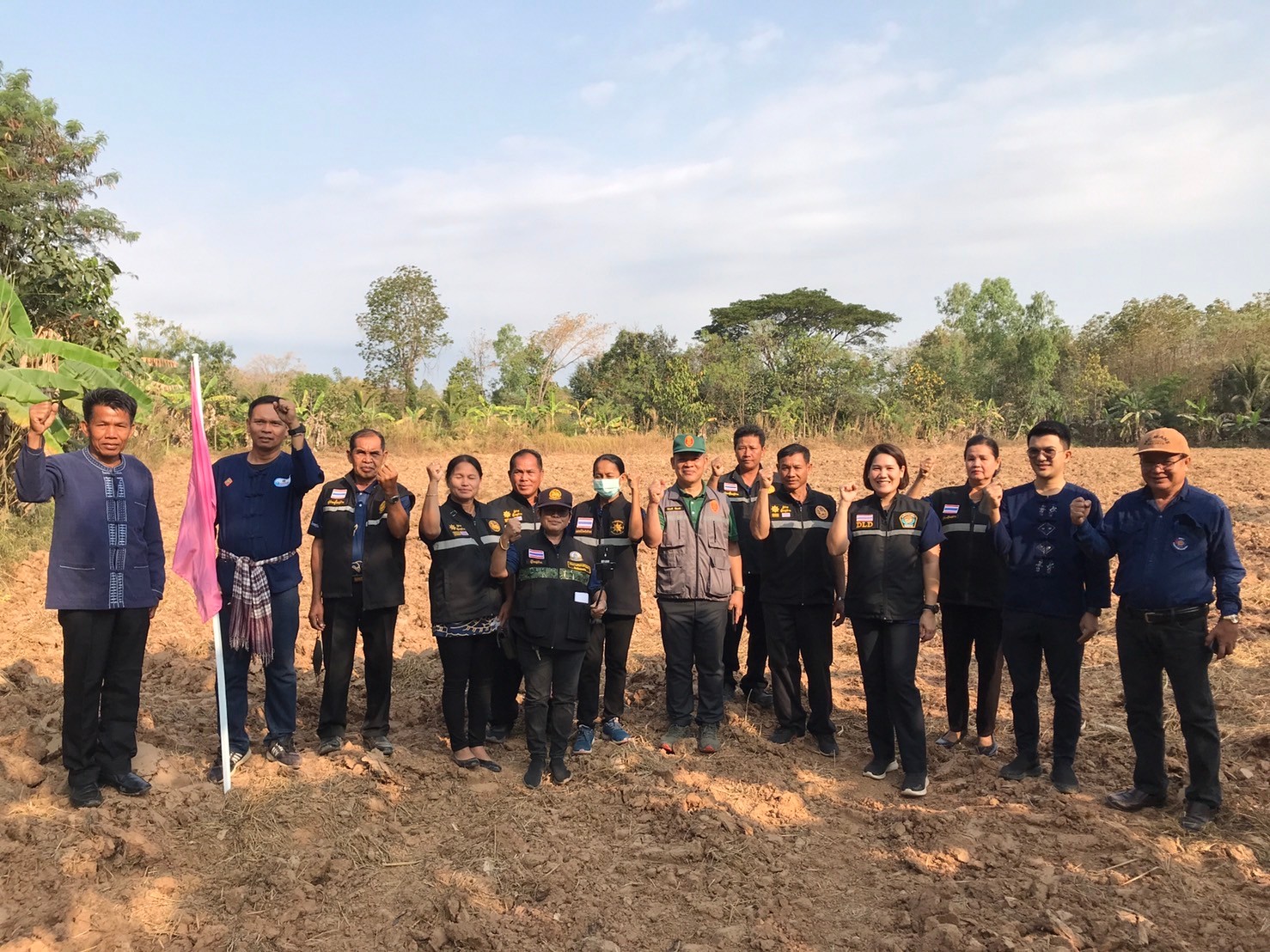 พช.ขอนแก่น : ผู้ว่าฯ ขอนแก่น ร่วมกิจกรรมสานสัมพันธ์เครือข่าย โคก หนอง นา อารยเกษตรขอรแก่น “พายห่อข้าว ไปเอาแฮง แบ่งปัน สร้างสรรค์ สามัคคี ทำความดีด้วยหัวใจ”