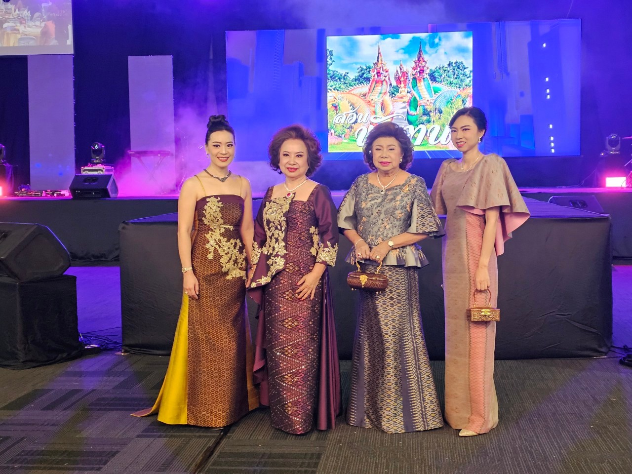 พช.ขอนแก่น : ร่วมงาน “สยามพัสตรา รังสรรค์ผ้าไทย ไหมขอนแก่น”