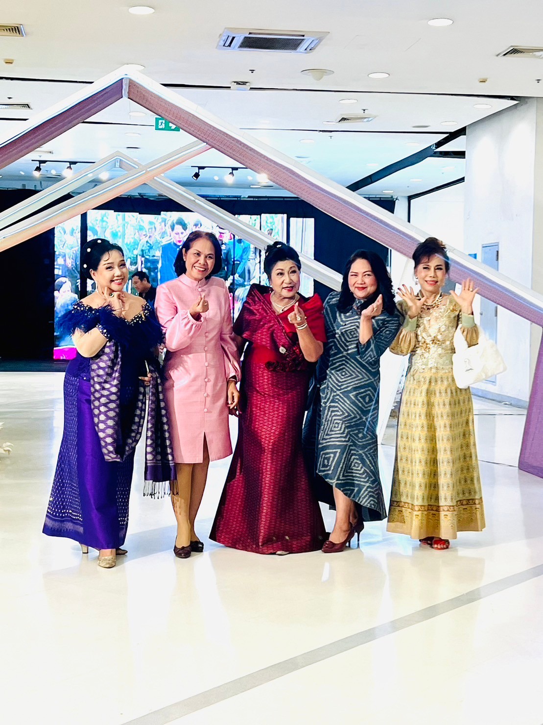 พช.ขอนแก่น : ร่วมงาน “สยามพัสตรา รังสรรค์ผ้าไทย ไหมขอนแก่น”