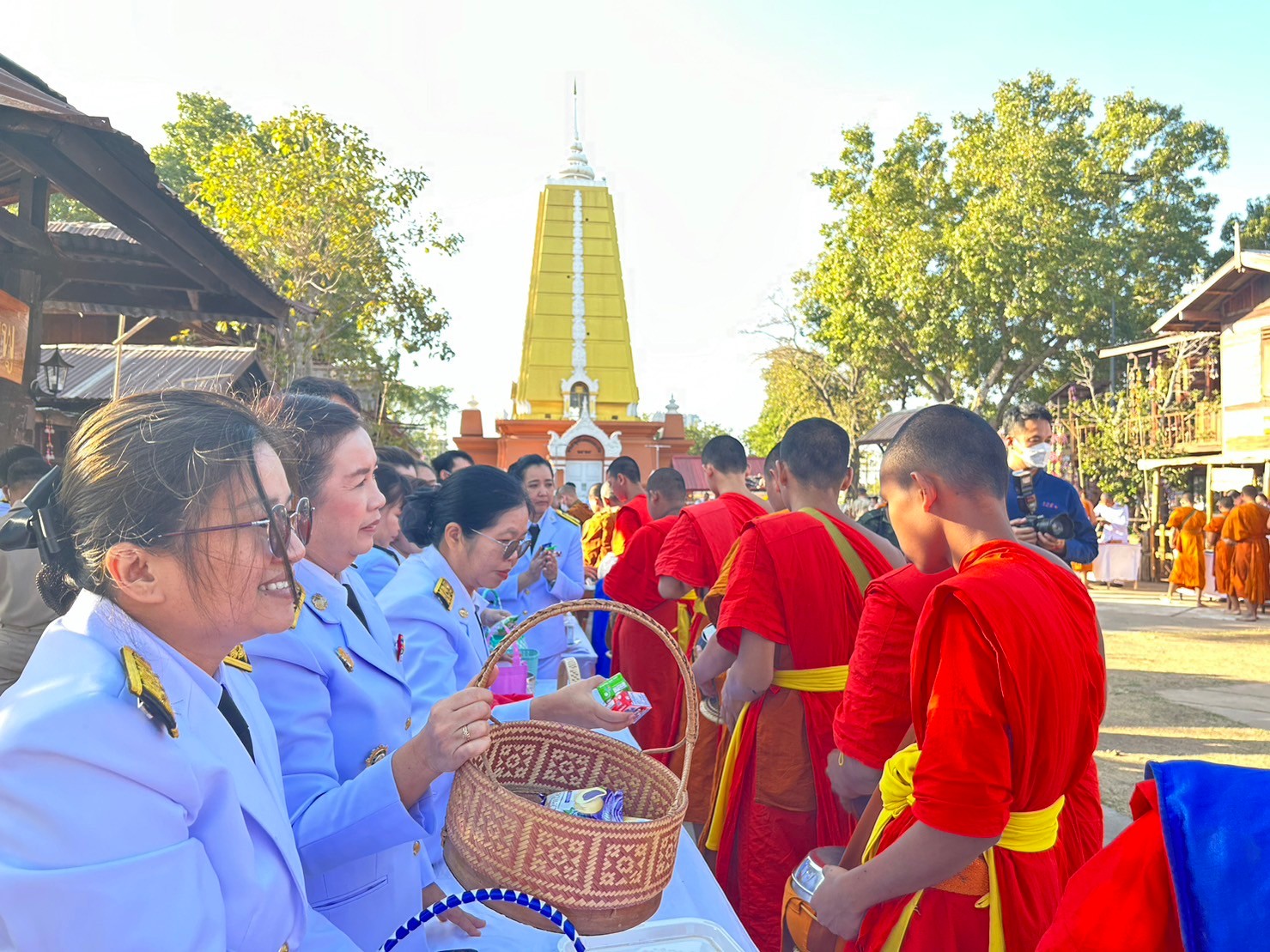จังหวัดขอนแก่น : จัดพิธีเจริญพระพุทธมนต์และทำบุญตักบาตรถวายพระกุศล เนื่องในวันคล้ายวันประสูติสมเด็จพระเจ้าลูกเธอเจ้าฟ้าสิริวัณณวรี นารีรัตนราชกัญญา วันที่ 8 มกราคม 2567