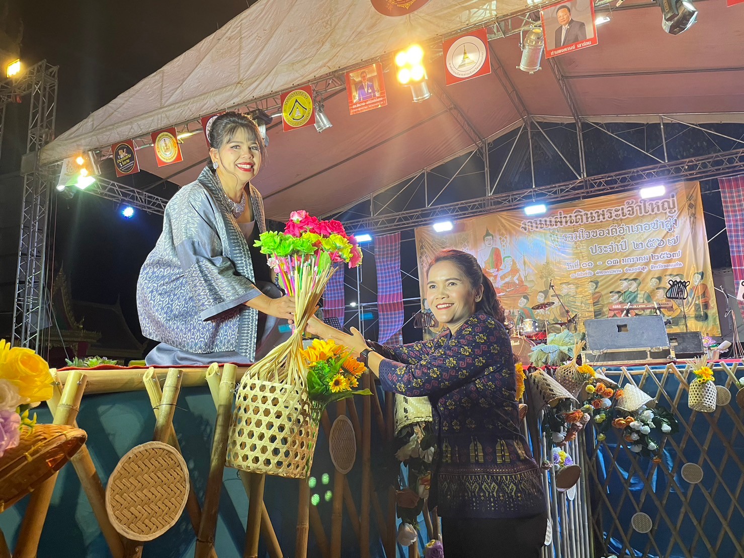 พช.ขอนแก่น : ร่วมเดินแบบผ้าไทย “ตระการผ้าไทย งานแผ่นดินพระเจ้าใหญ่ ไทซำสูง”