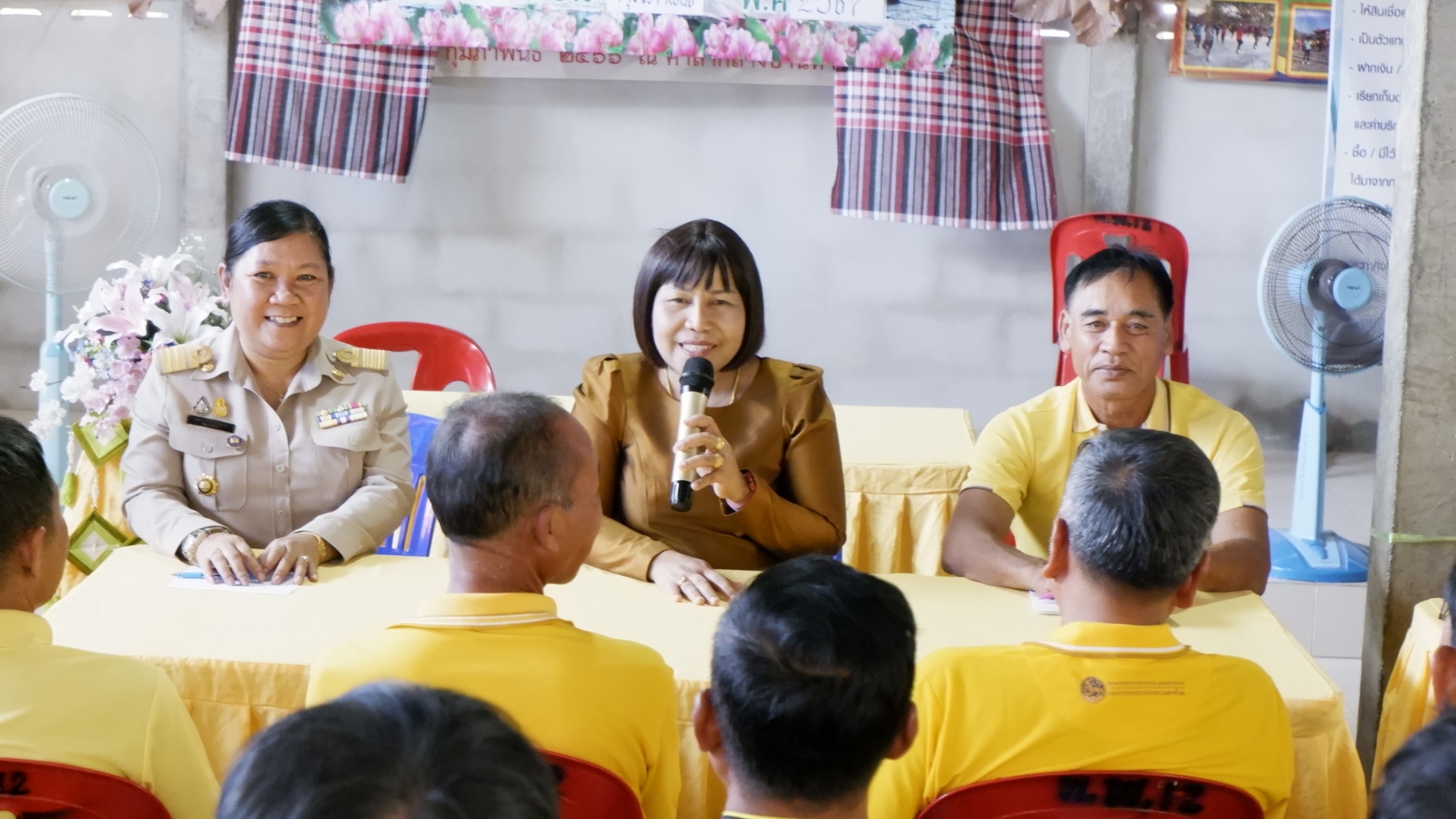พช.ขอนแก่น : ผู้ตรวจราชการกรม กรมการพัฒนาชุมชน เขตตรวจราชการที่ 12 (นางนวลจันทร์ ศรีมงคล) ลงพื้นที่ตรวจติดตามผลการดำเนินงานตามภารกิจสำคัญกรมการพัฒนาชุมชน จังหวัดขอนแก่น