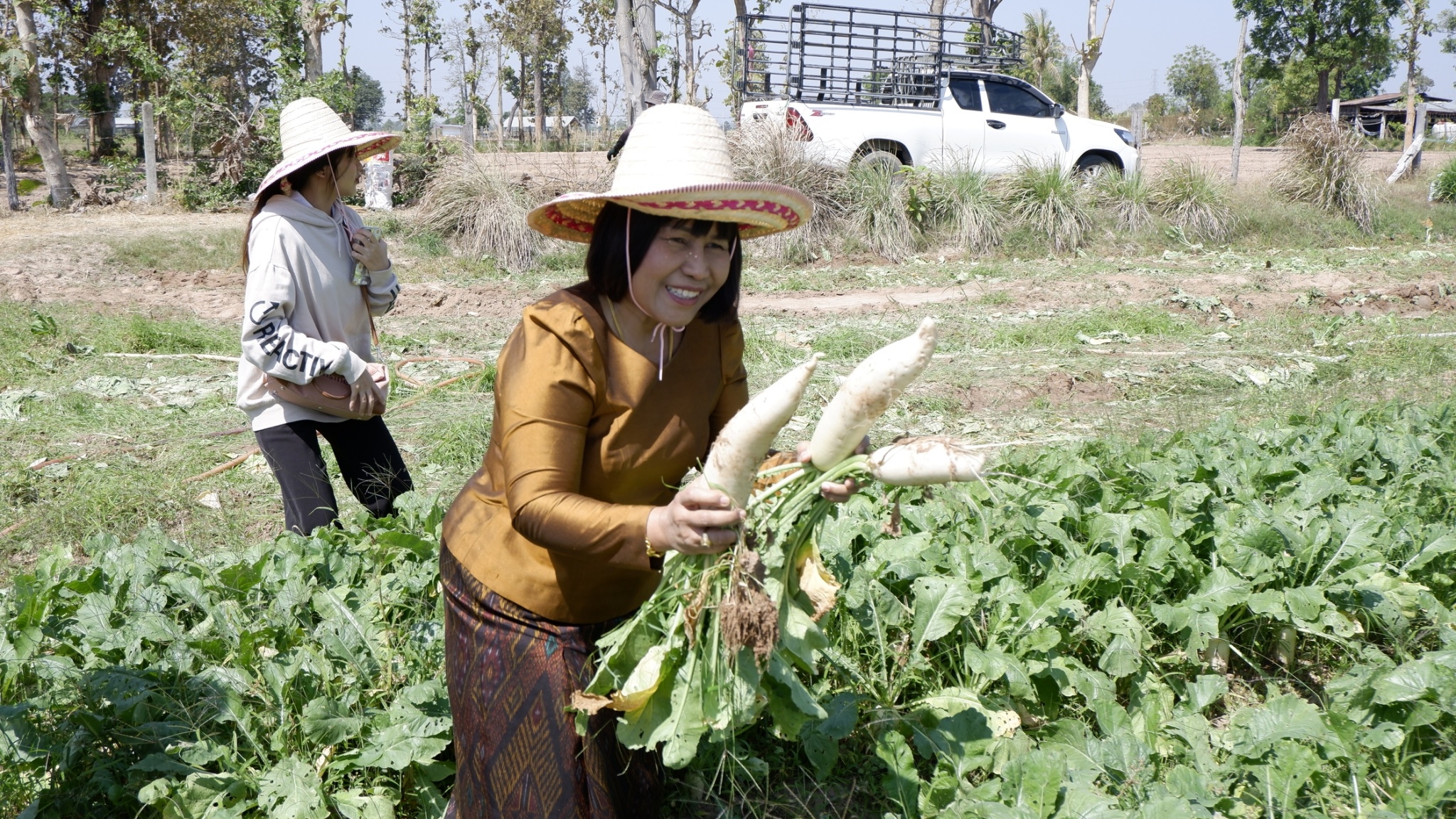 พช.ขอนแก่น : ผู้ตรวจราชการกรม กรมการพัฒนาชุมชน เขตตรวจราชการที่ 12 (นางนวลจันทร์ ศรีมงคล) ลงพื้นที่ตรวจติดตามผลการดำเนินงานตามภารกิจสำคัญกรมการพัฒนาชุมชน จังหวัดขอนแก่น