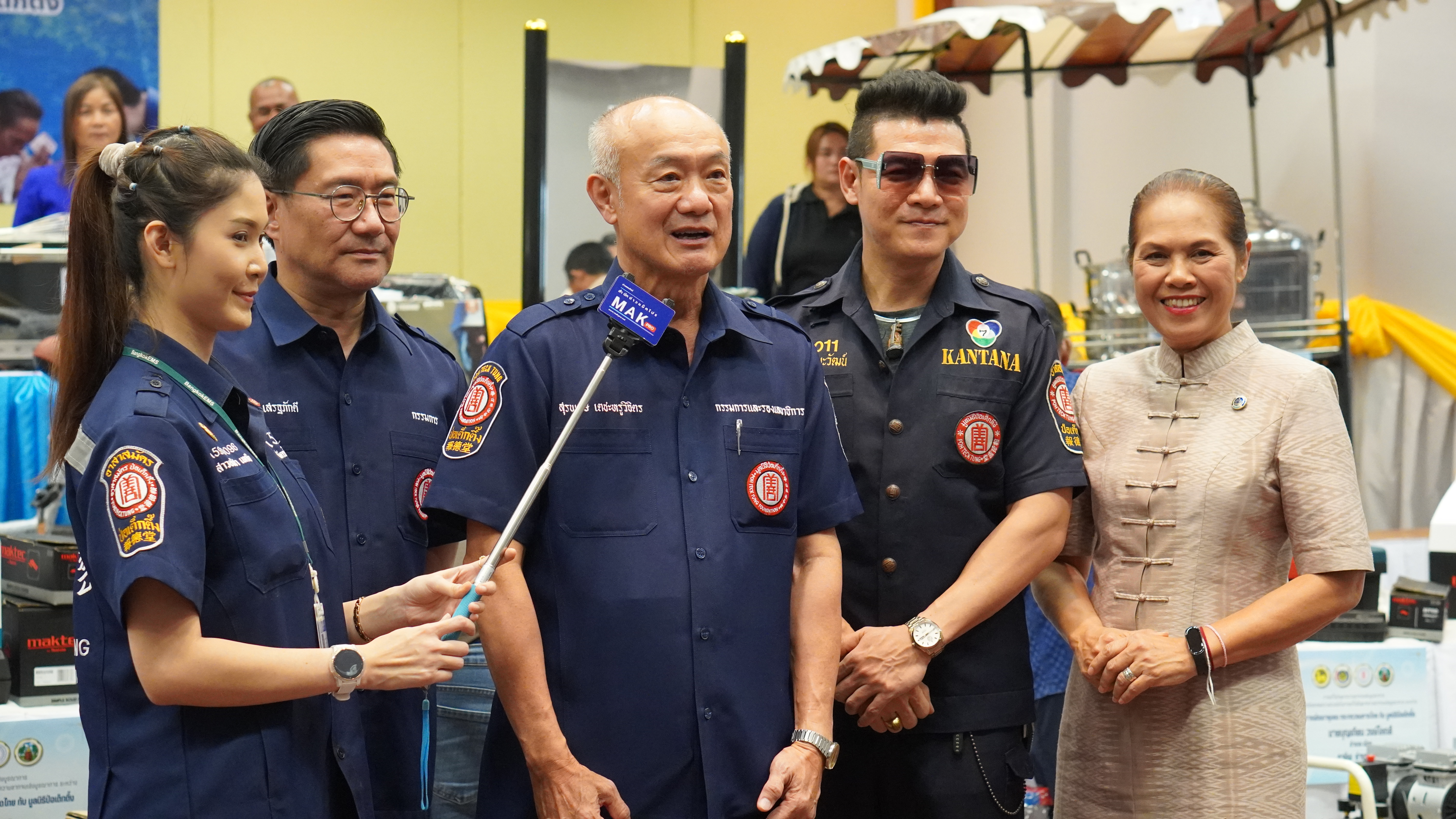 พช.ขอนแก่น : กรมการพัฒนาชุมชน ร่วมกับ มูลนิธิป่อเต็กตึ๊ง “สร้างชีวิต” อย่างยั่งยืน มอบอุปกรณ์ประกอบอาชีพครัวเรือนยากจน จังหวัดขอนแก่น